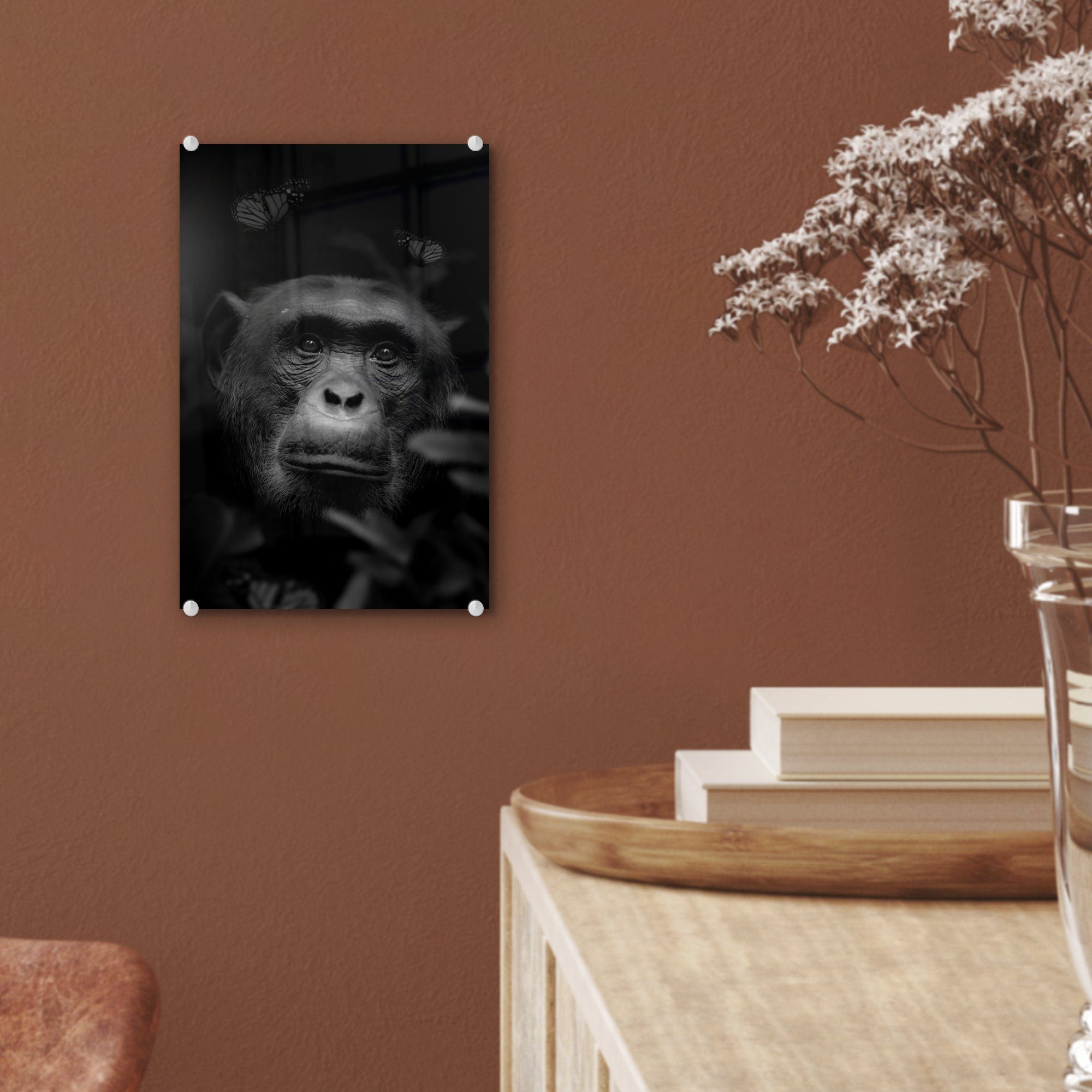 Foto Schmetterlingen bunt Glasbilder schwarz Wandbild St), MuchoWow - und, auf (1 - eines Glas im - Glas Wanddekoration Bilder auf mit Dschungel - Affen Porträt Acrylglasbild