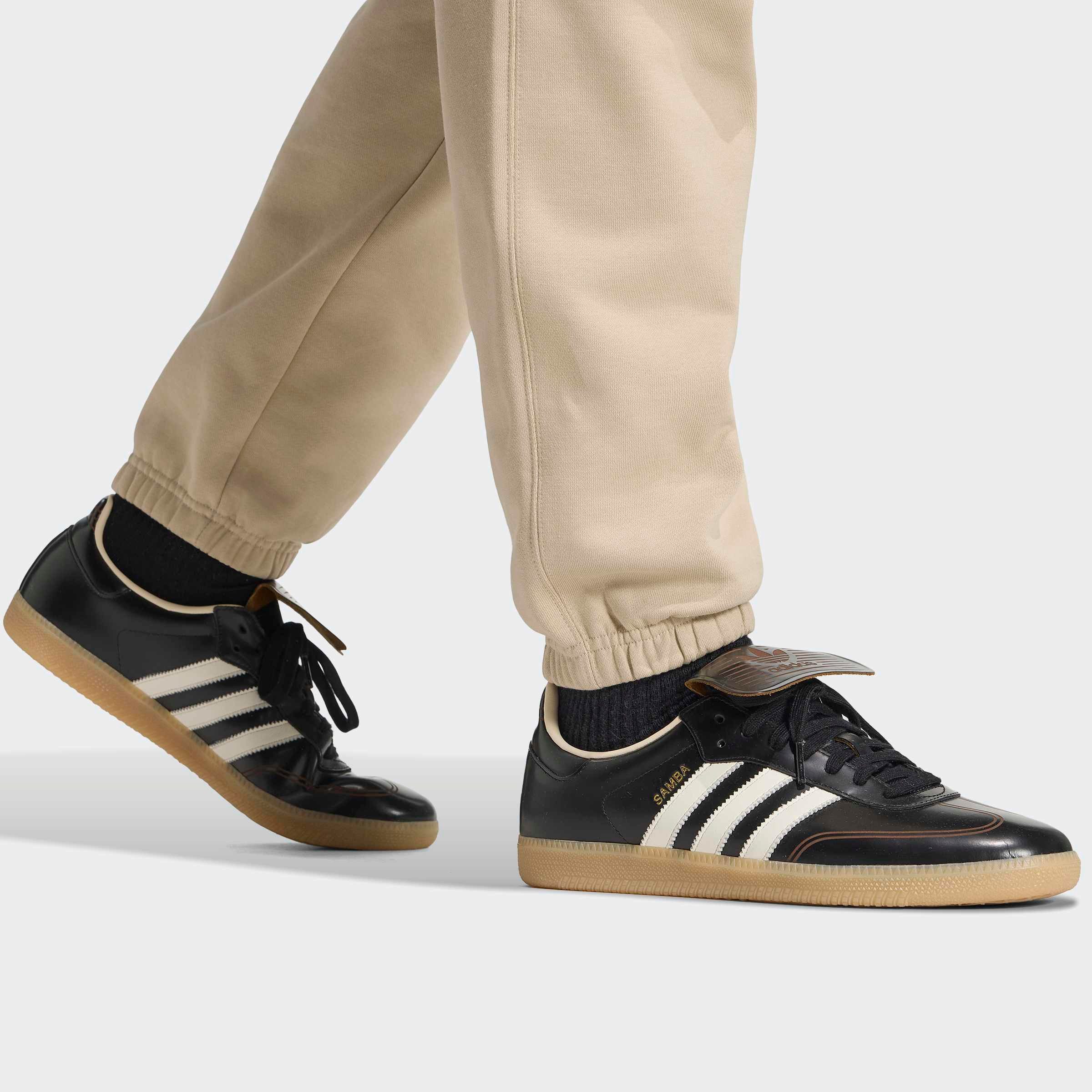 adidas Originals Sporthose TREFOIL ESSENTIALS, REGULÄR GESCHNITTEN, FLEECE