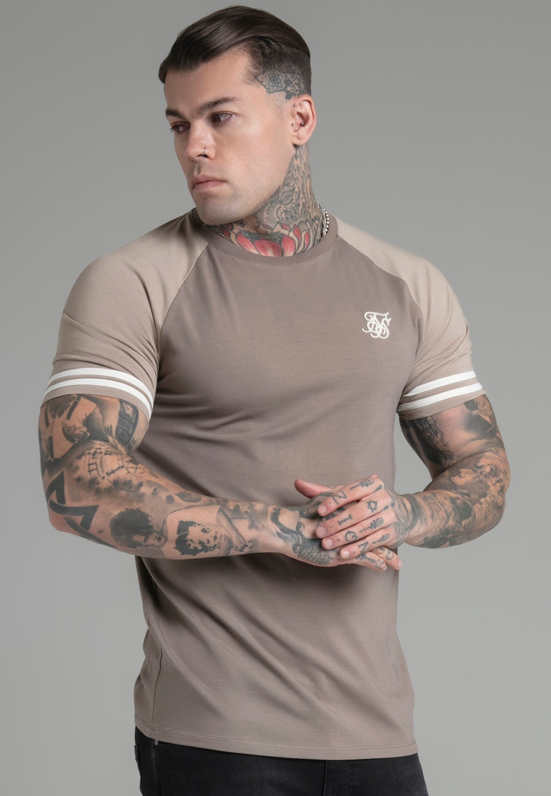 Siksilk T-Shirt SikSilk Herren Beige Raglan T-Shirt günstig online kaufen