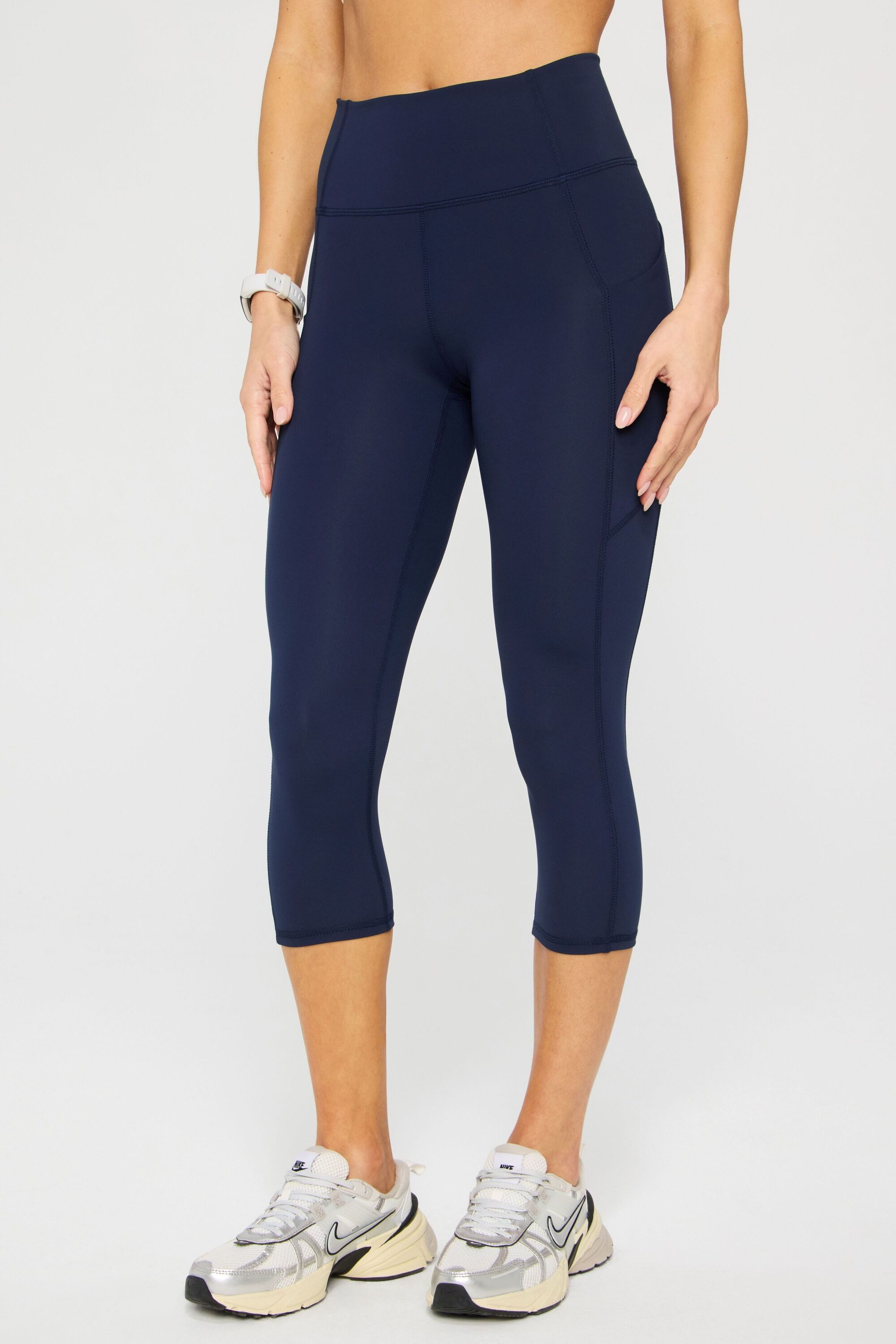 Fabletics Leggings OASIS HIGH-WAISTED CAPRI aus weichem Material