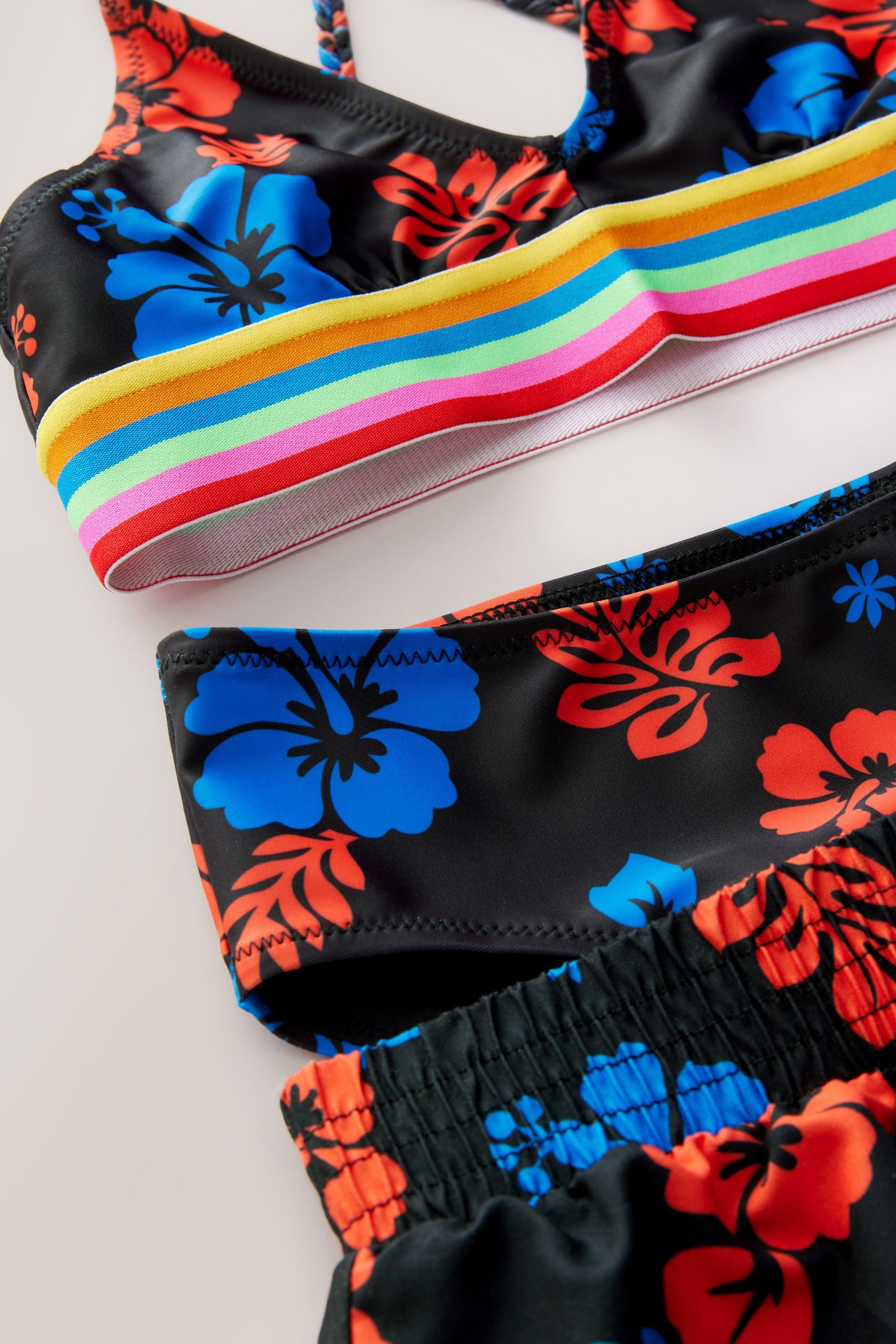 Next Bustier-Bikini Bikini und Strandshorts im Set (3-St)