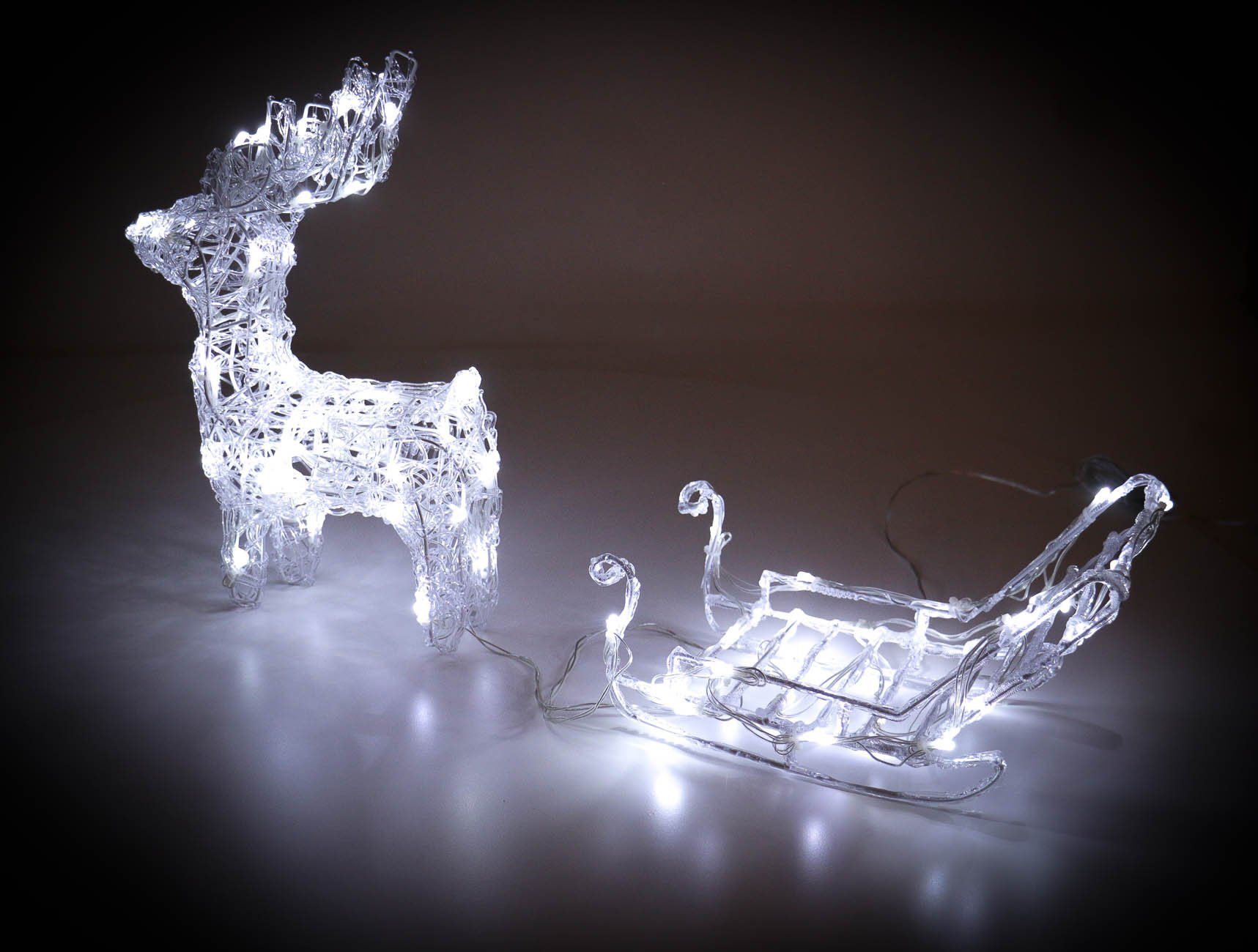 Bubble-Store Weihnachtsfigur Weihnachtsbeleuchtung (Weihnachtsdekoration beleuchtet für innen & außen), Rentier mit Schlitten, 64 LEDs kaltwweiß, Weihnachtsdeko