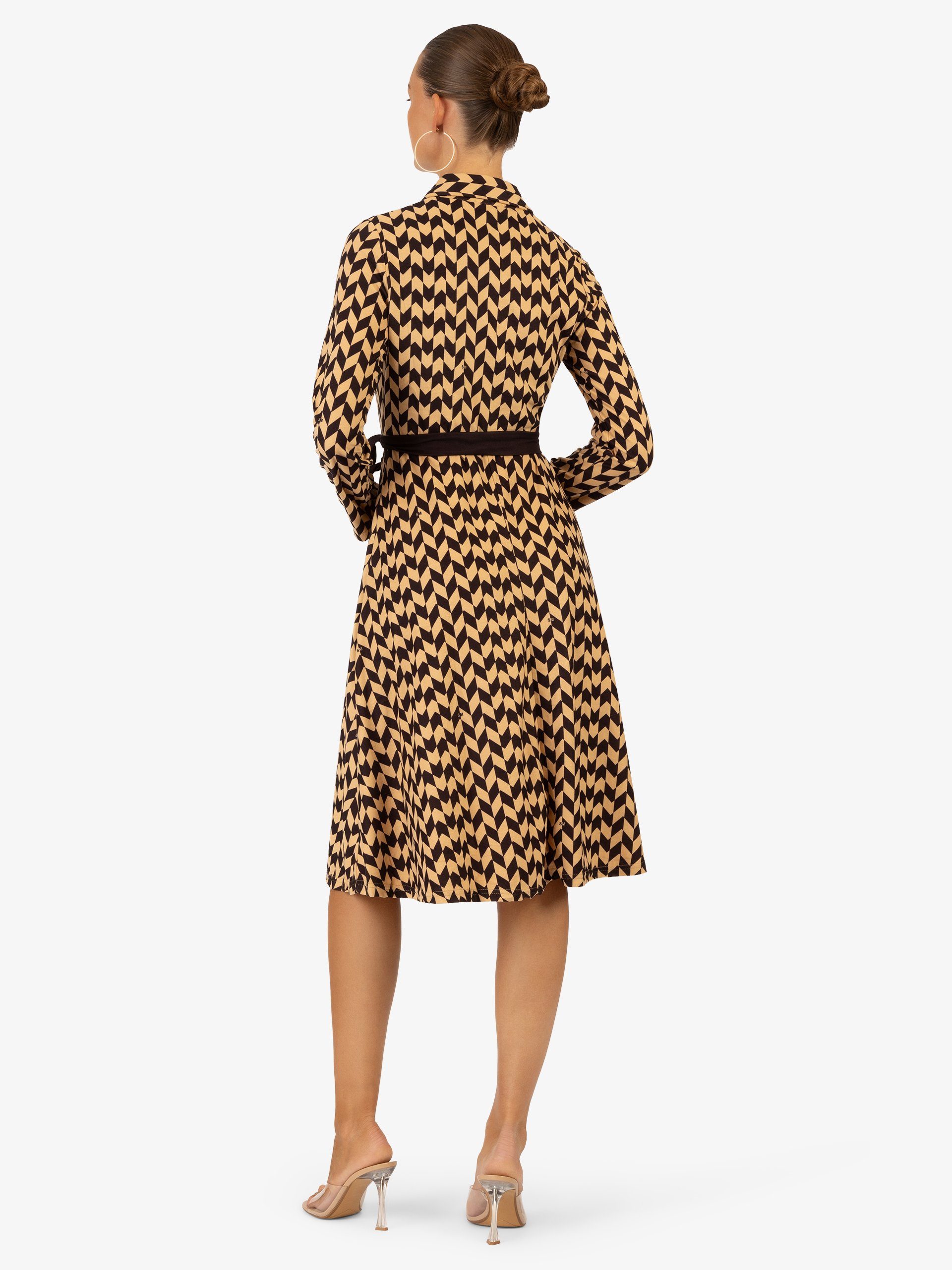 Apart Cocktailkleid APART Kleider mit Dekorativer Gürtel