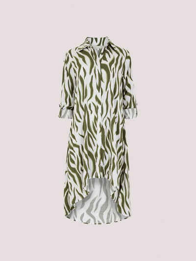 Apricot Sommerkleid mit Zebra-Muster, ohne Details