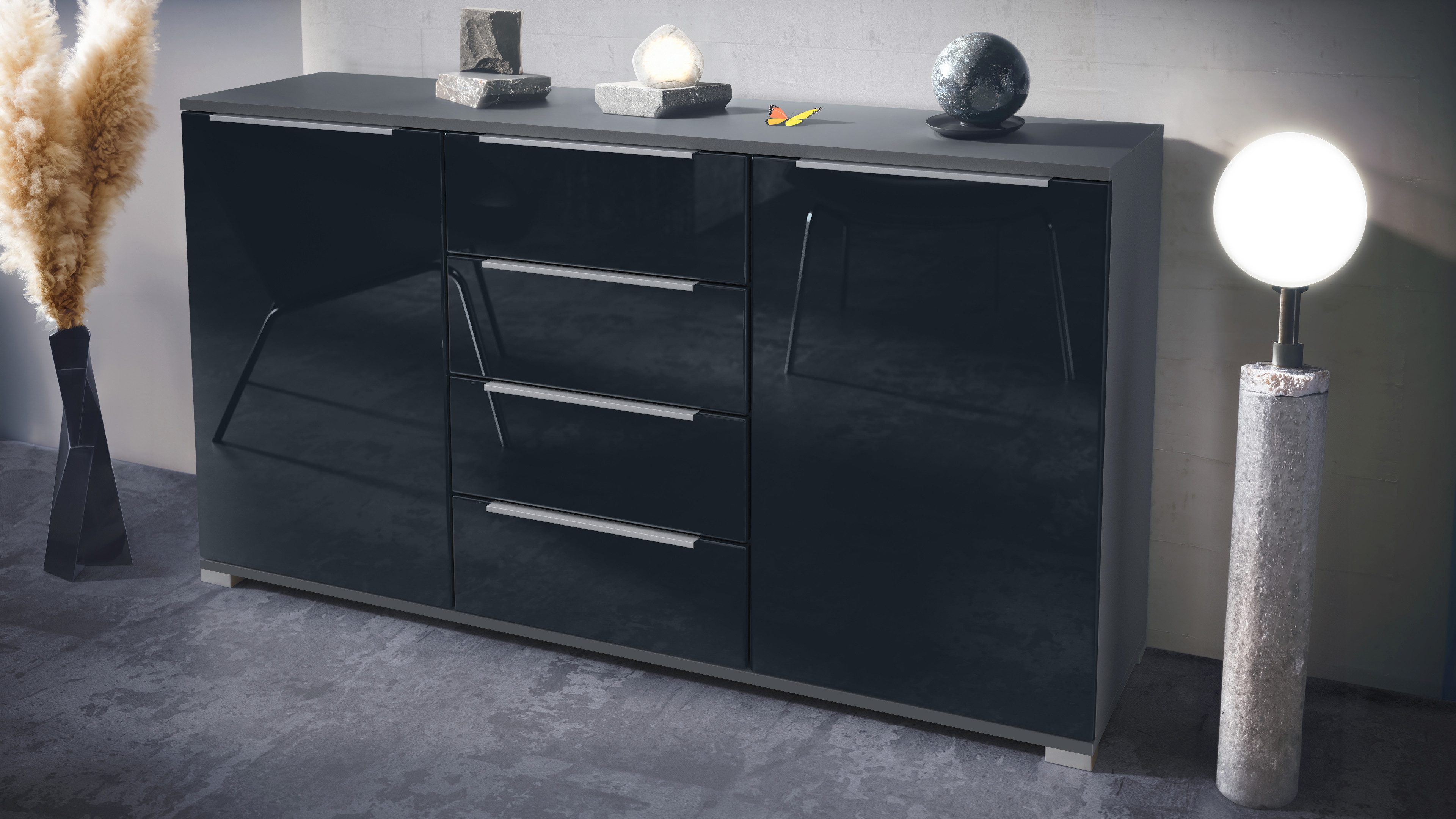 Vladon Sideboard Linio V1 (Anrichte, mit 2 Türen und 4 Schubladen), Anthrazit matt/Schwarz Hochglanz (138,5 x 75,5 x 35 cm)