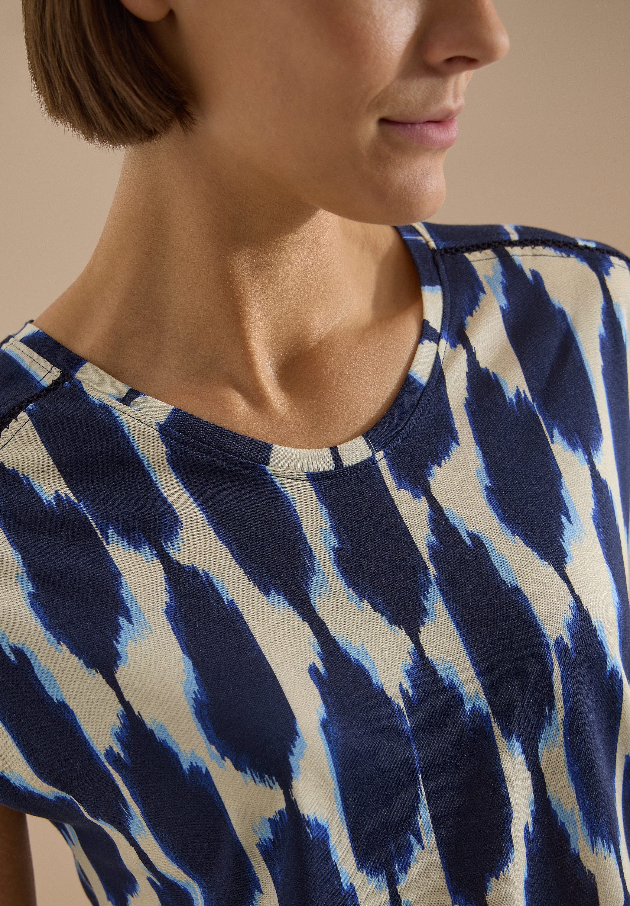 CECIL Blusenshirt Sommershirt mit grafischem Muster und Spitzendetail