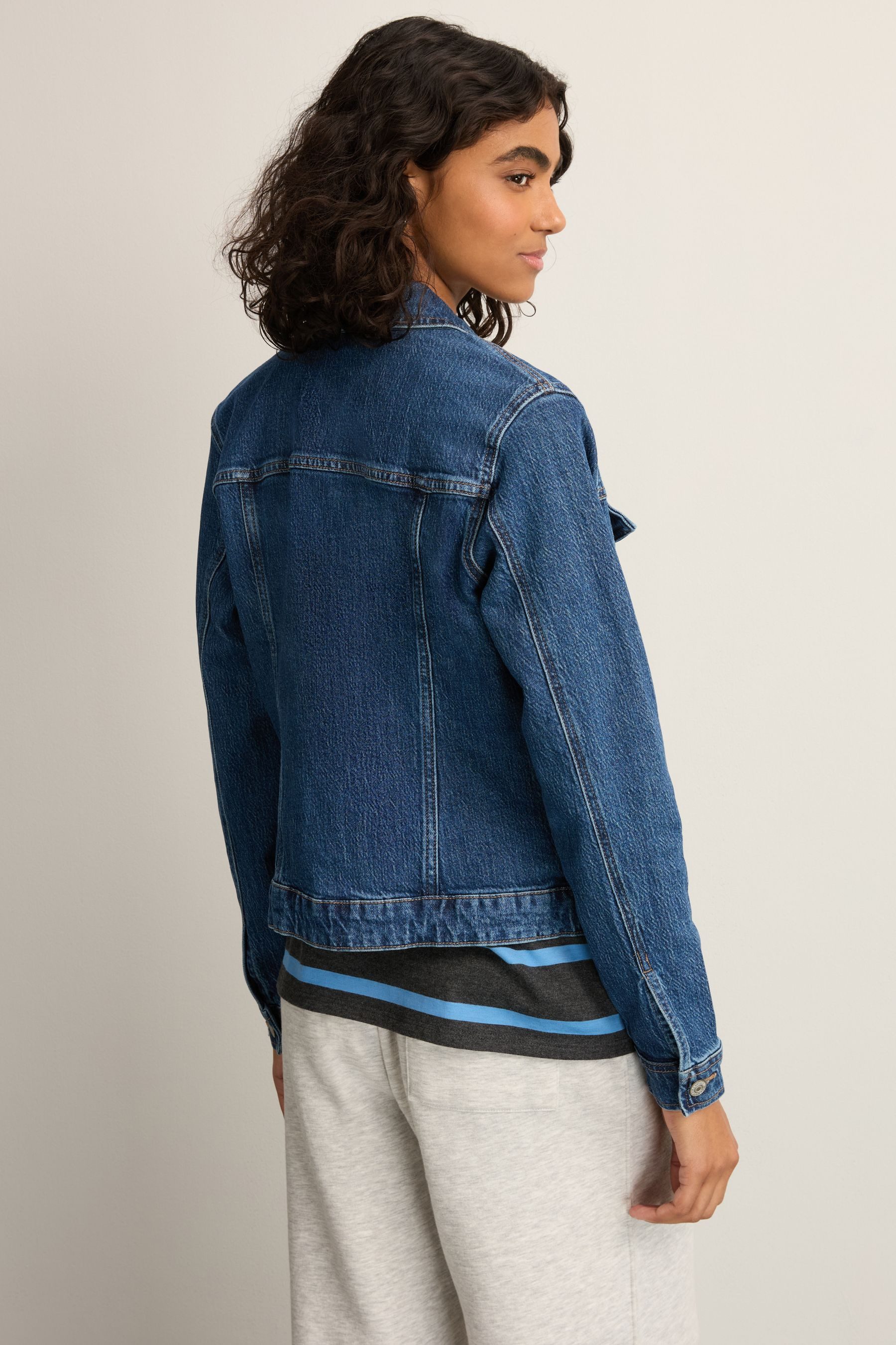 Next Jeansjacke Figurbetonte Jeansjacke – Petite (1-St)