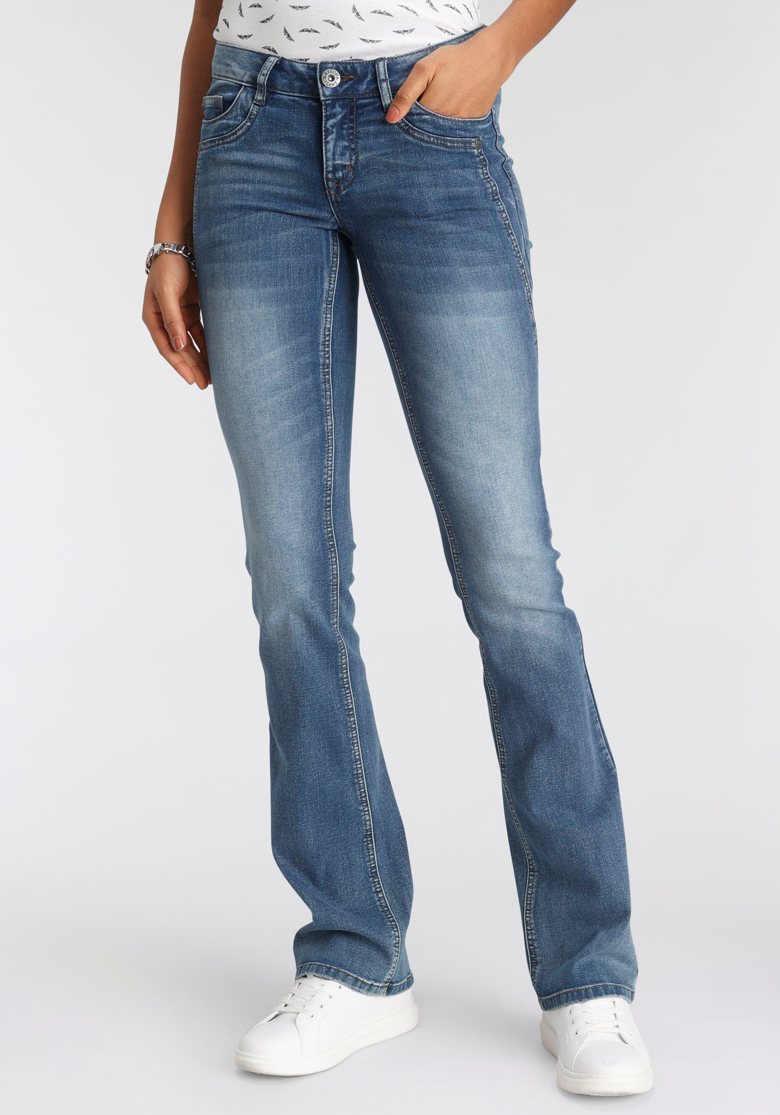 Bootcut-Jeans mit Keileinsätzen