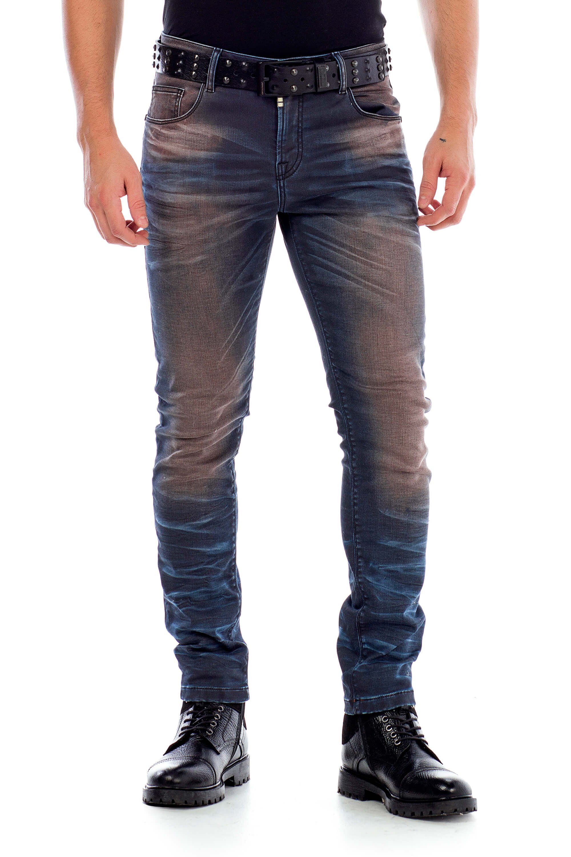 Style in Slim-fit-Jeans Straight im 5-Pocket Cipo Fit & braun Baxx