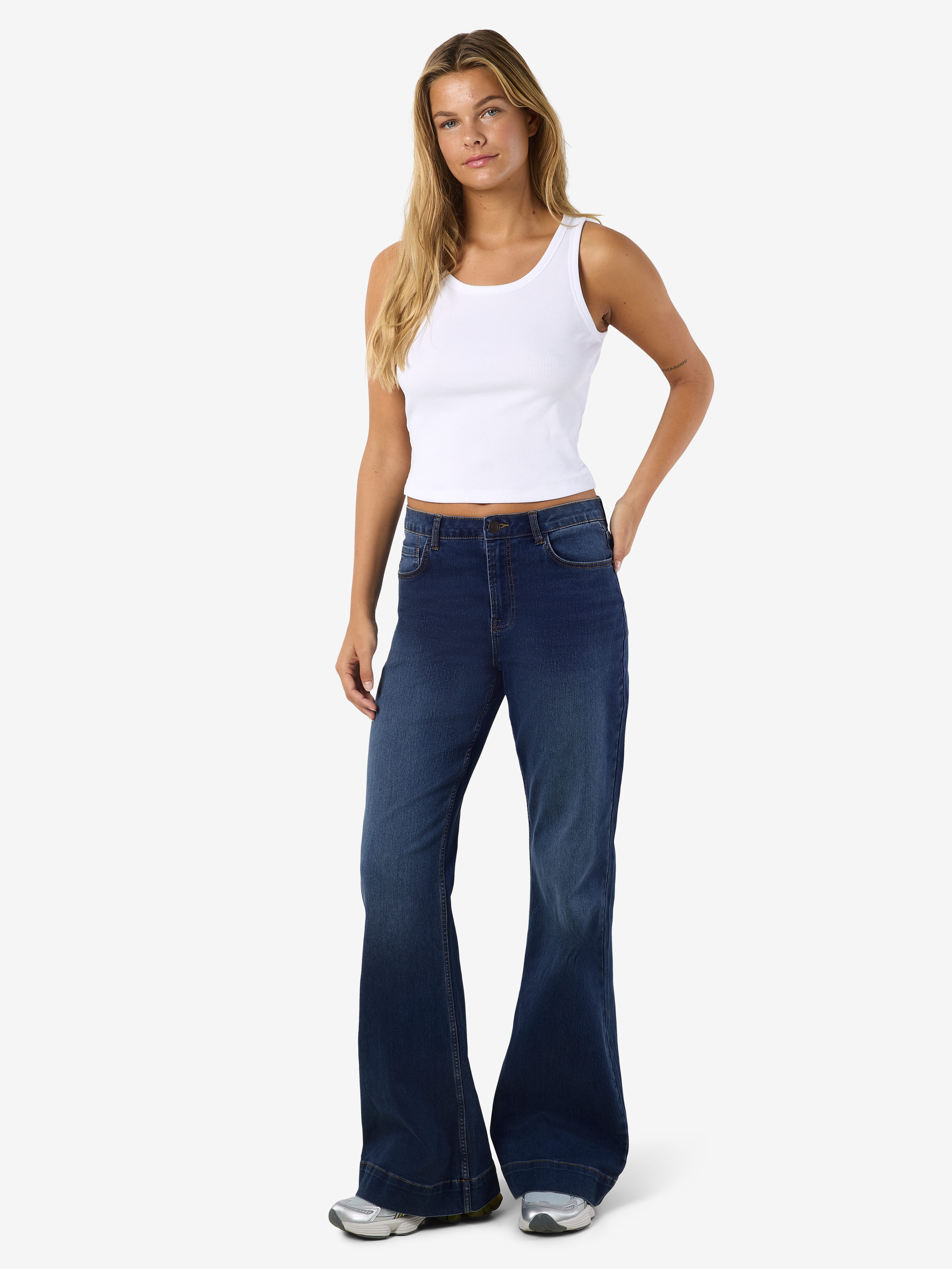 Noisy may Slim-fit-Jeans NMROOXY HW FLARE JEANS VI580MB NOOS