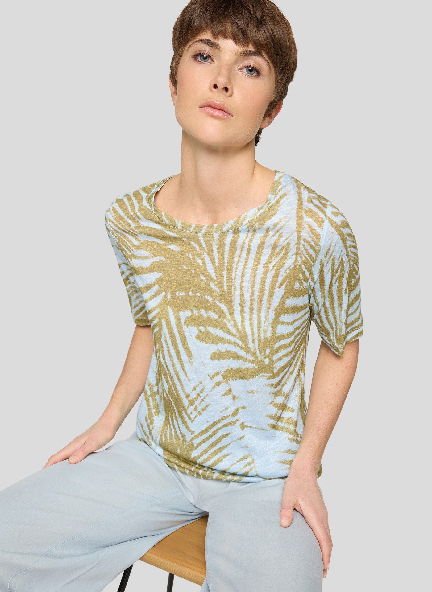 Rabe Kurzarmshirt mit floralem Muster – Bild 2 von 5