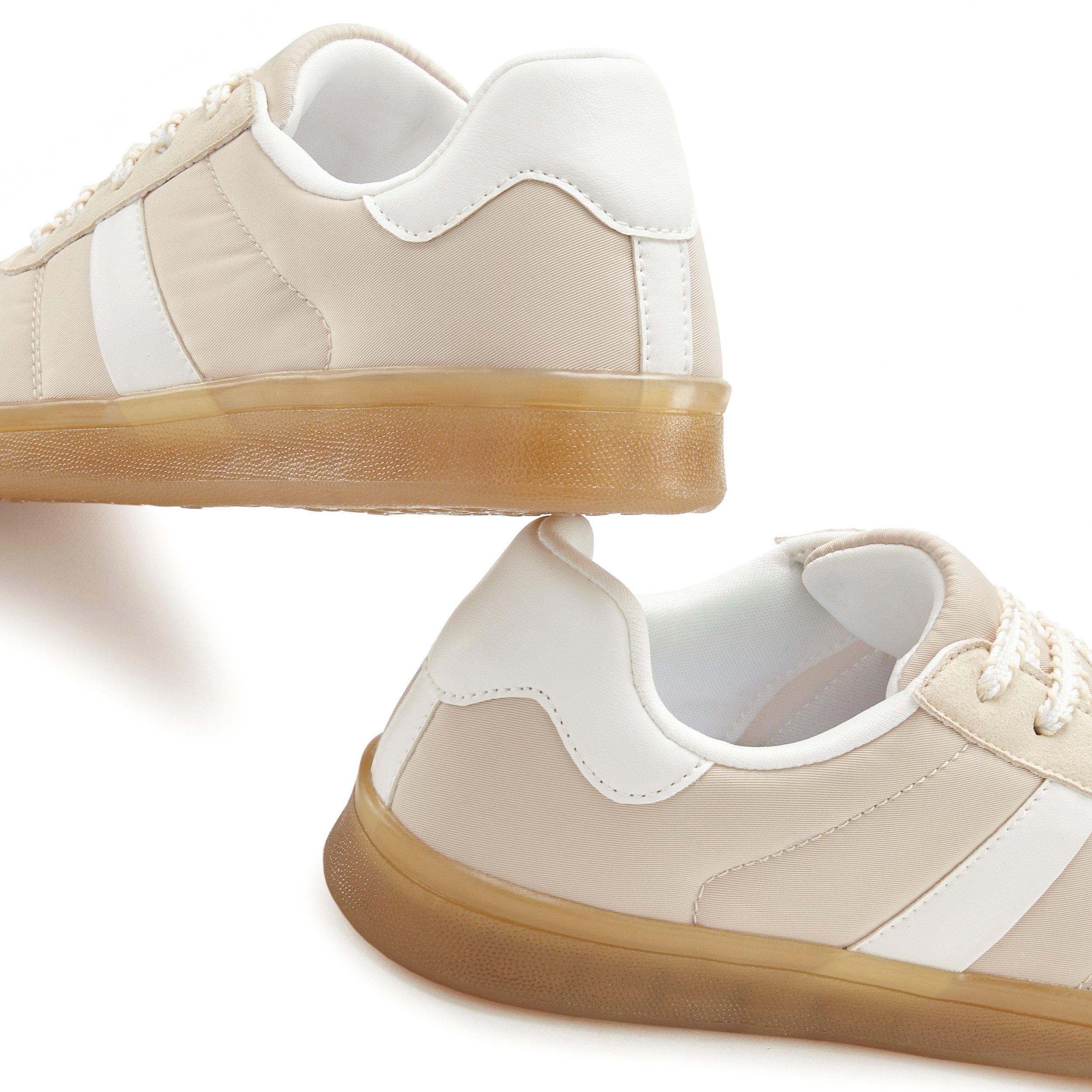 LASCANA Schnürschuh, Halbschuh, Freizeitschuh Sneaker mit angesagter Sohle VEGAN
