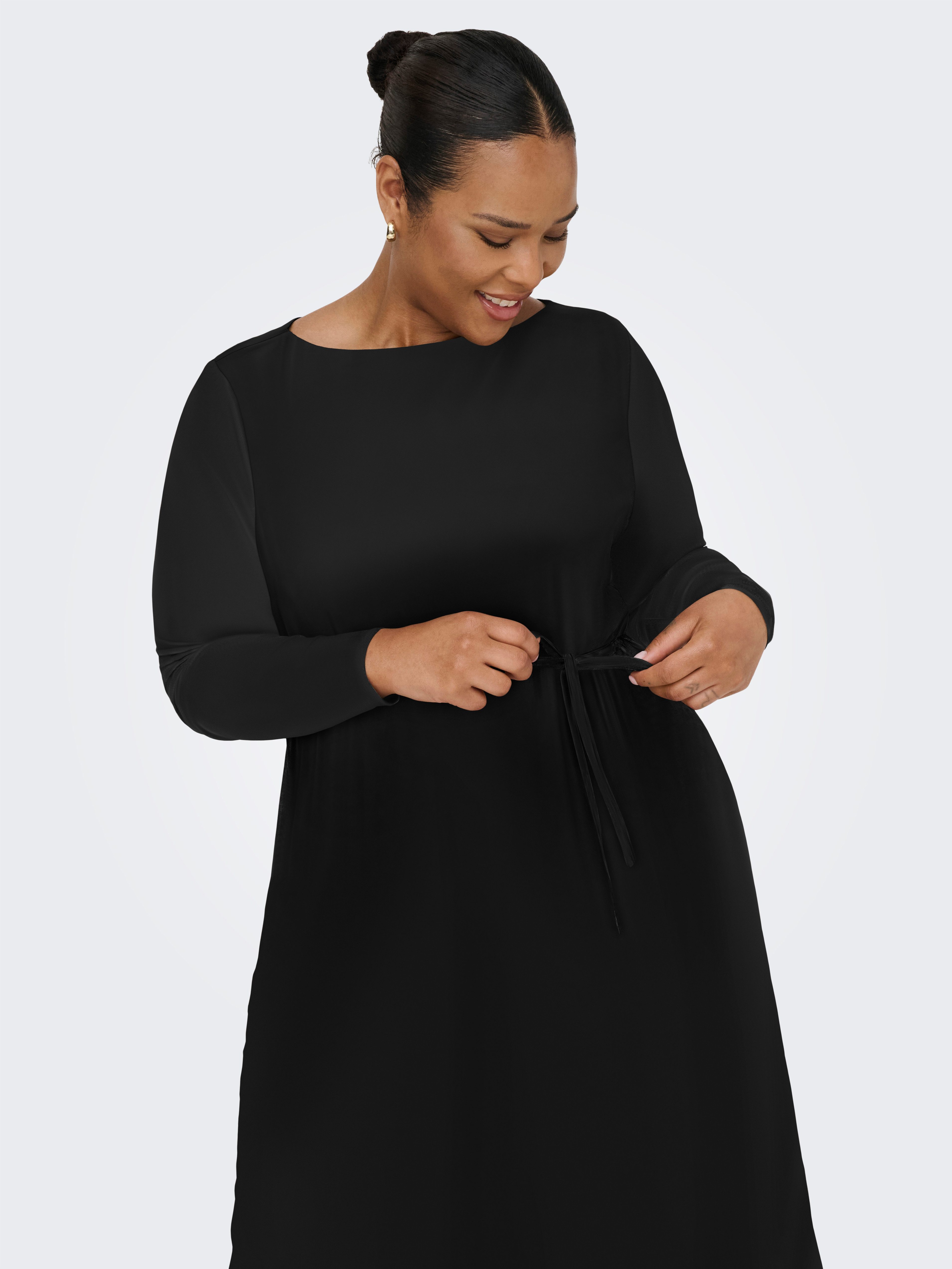 ONLY CARMAKOMA Chiffonkleid CARFOREST LIFE LS BOATNECK BLK DRESS JRS Sommerkleid – Bild 2 von 5