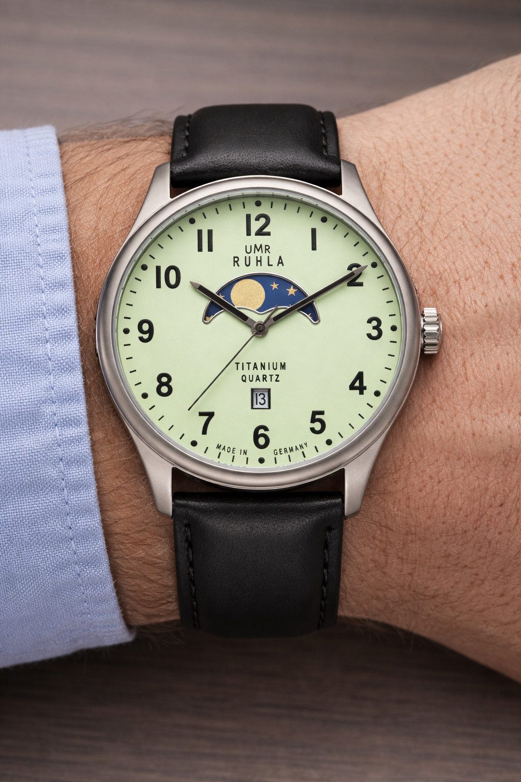 UMR Ruhla Quarzuhr Mondphase Herrenuhr 20910 41,5 mm Grün Lederband Made in Germany