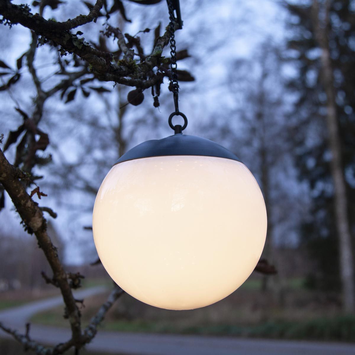 STAR TRADING LED Solarleuchte LED Solar-Kugeln Set zum Aufhängen Ø10cm/Ø20cm, warmweiß
