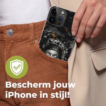 MuchoWow Handyhülle Frau - Schmetterlinge - Schwarz - Weiß, Handyhülle Telefonhülle Apple iPhone 14 Pro Max