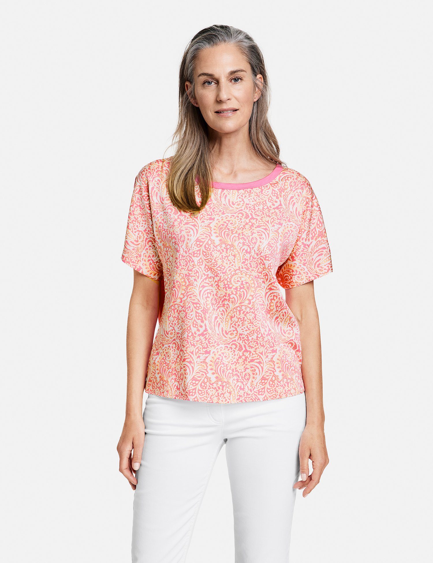 GERRY WEBER Kurzarmshirt Gemustertes Kurzarmshirt mit Lila/Pink/Rot/Orange Druck Seitenschlitzen