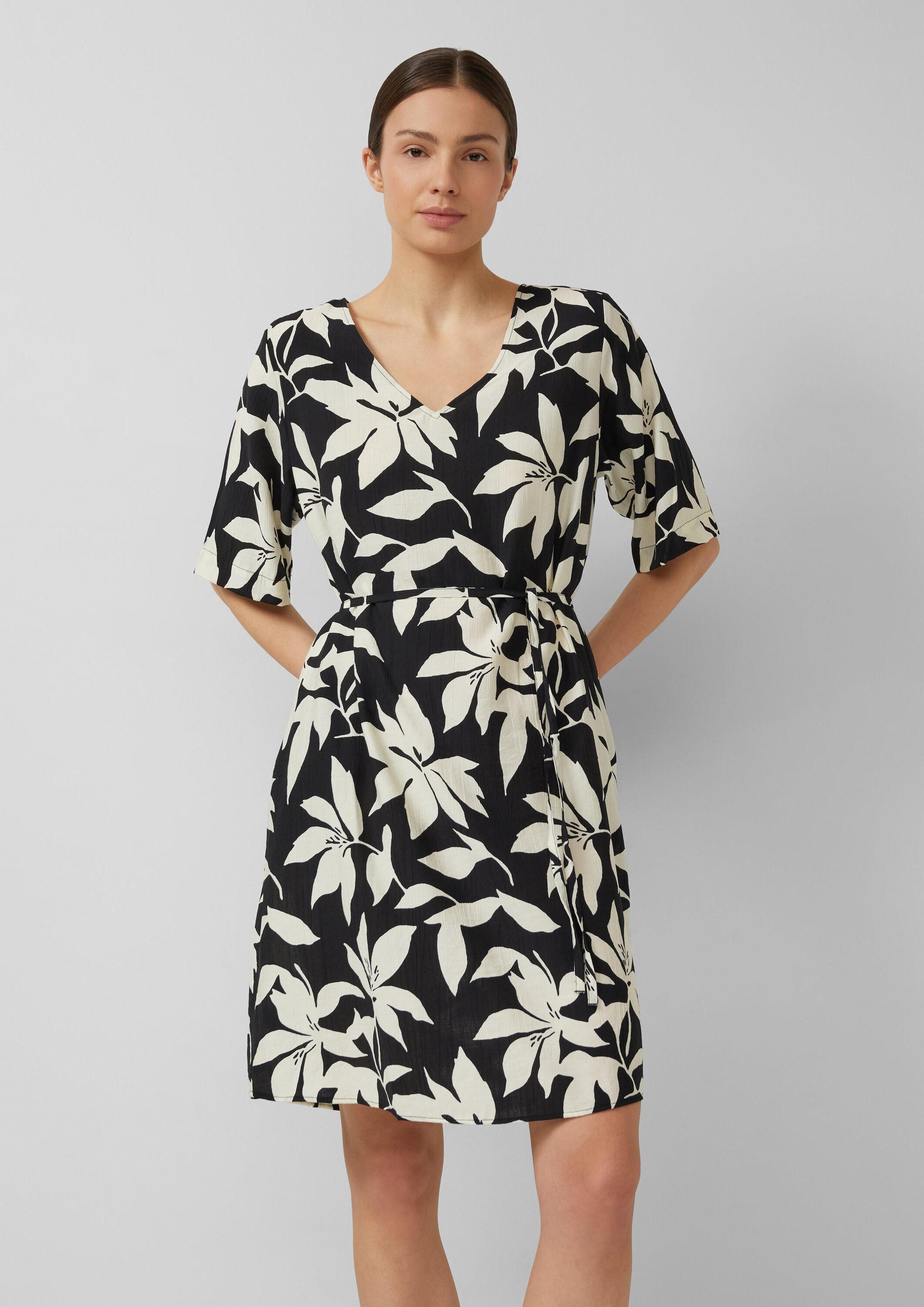 s.Oliver Minikleid Kleid Strukturiertes Kleid mit Gürtel