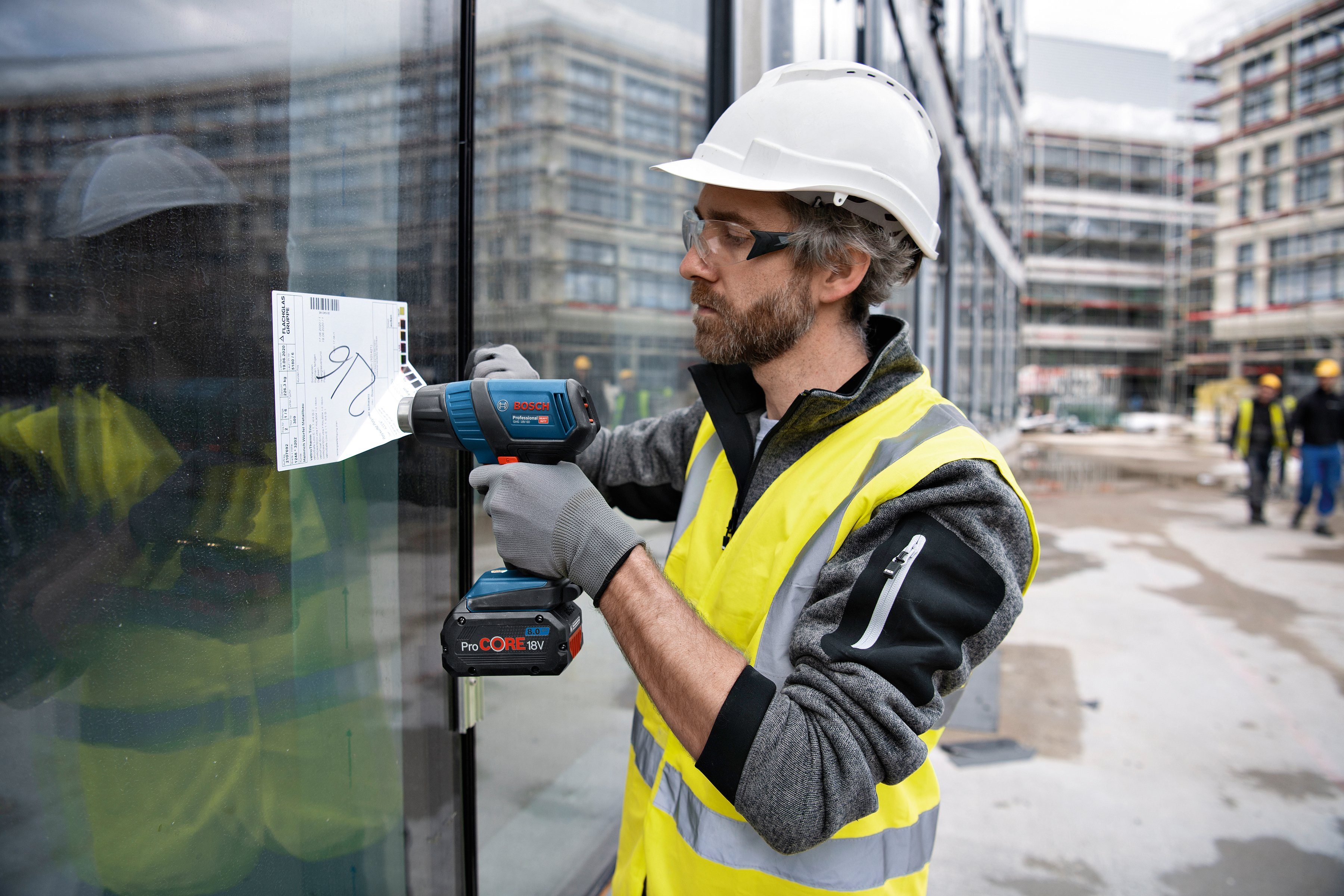 Bosch Professional Akku-Heißluftgebläse GHG 18V-50 L, bis max. 500 °C, (Set), mit L-Boxx, ohne Akku und Ladegerät