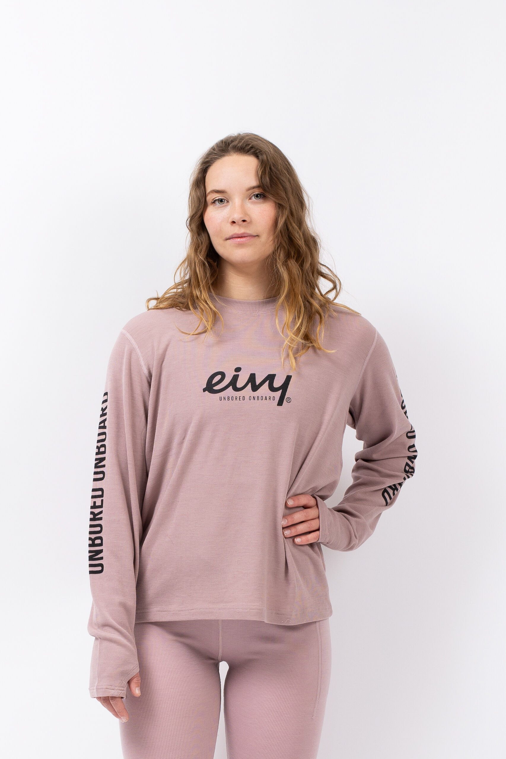Eivy Print-Shirt (1-tlg) Im coolen Uni-Pastell-Look