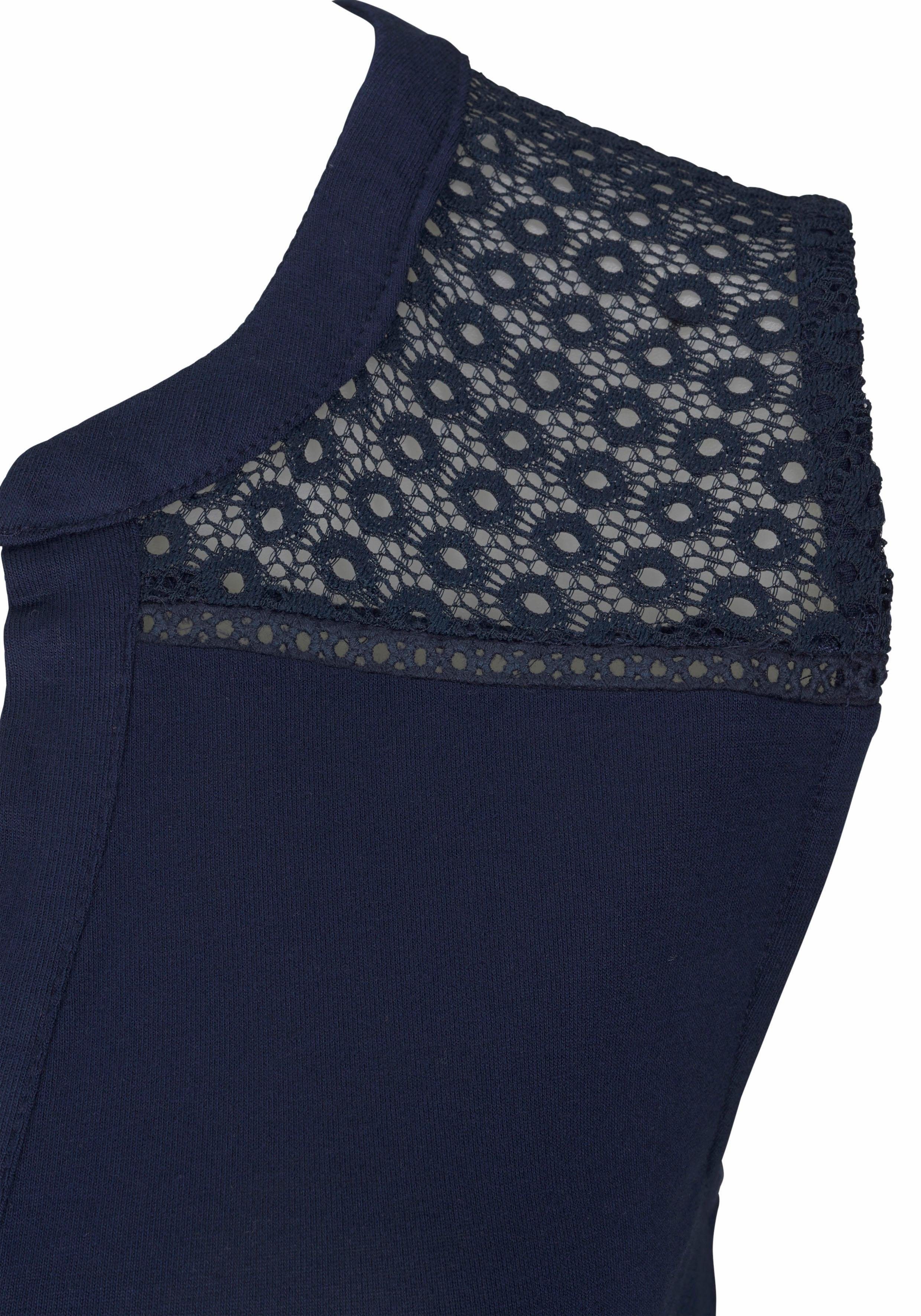 s.Oliver Strandtop mit Spitzeneinsatz an den Schultern und am oberen Rücken Jerseytop mit Zierknopfleiste, Sommertop mit Spitzendetails, casual – Bild 5 von 5