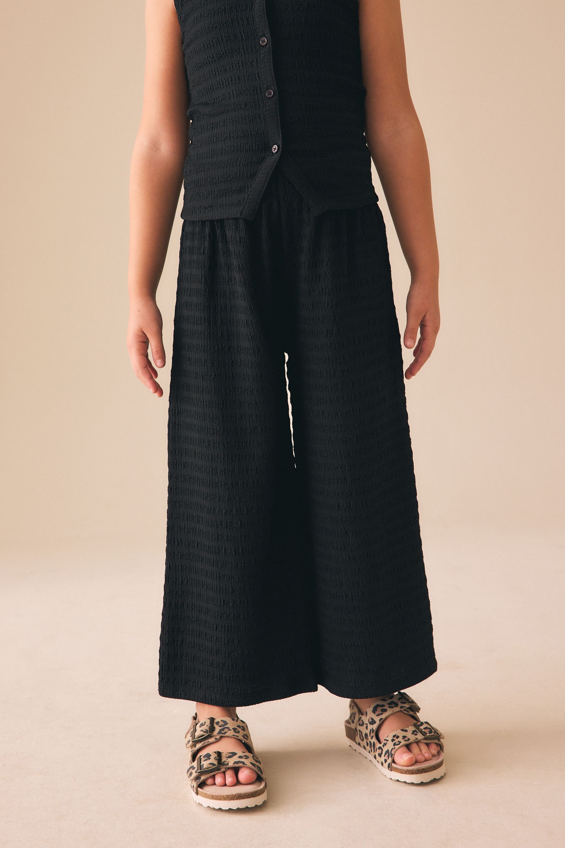 Next Top & Hose Strukturierte Weste und weite Hose im Set (2-tlg) – Bild 3 von 5