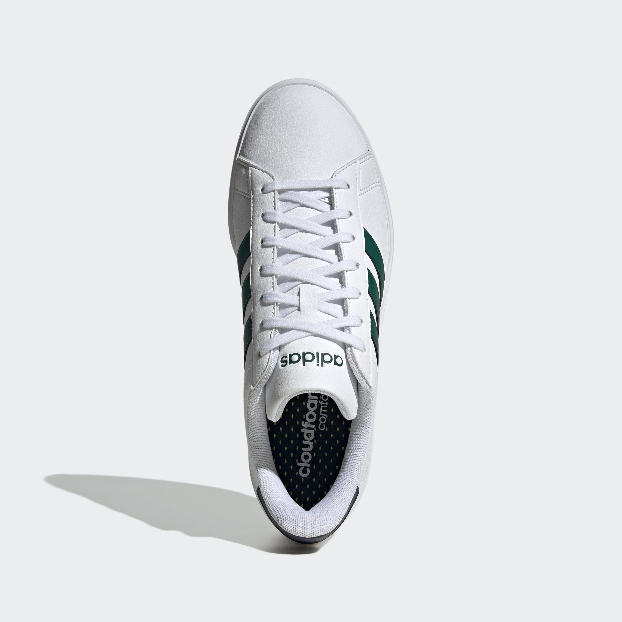 Collegiate den Design des Navy Superstar auf GRAND Green adidas / Sneaker Shadow adidas Cloud White / COURT COMFORT Sportswear CLOUDFOAM Spuren