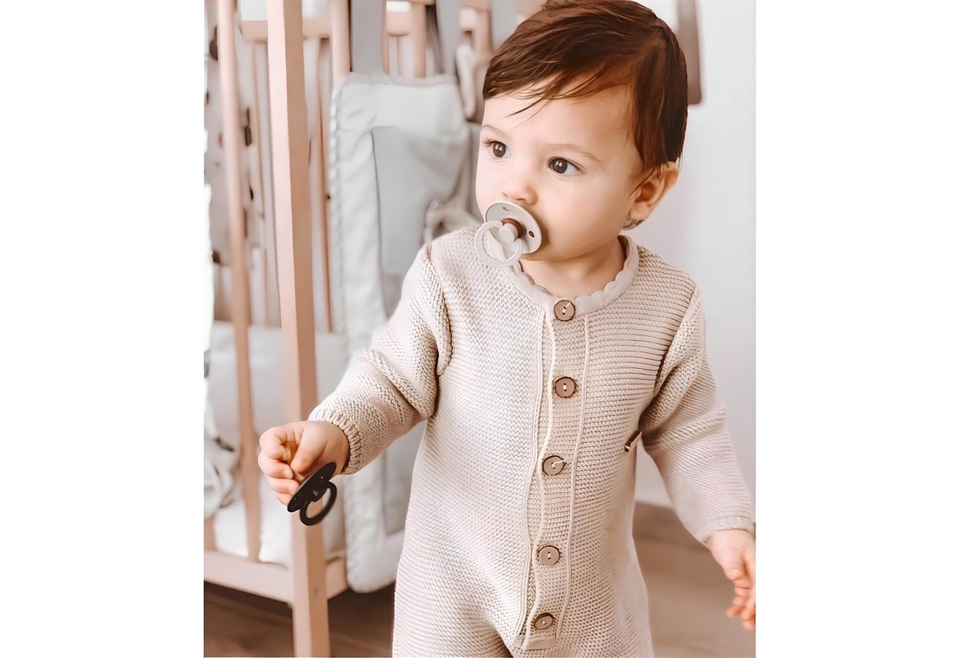 Minora Strickkleid Minora Gestrickter Unisex Strampler