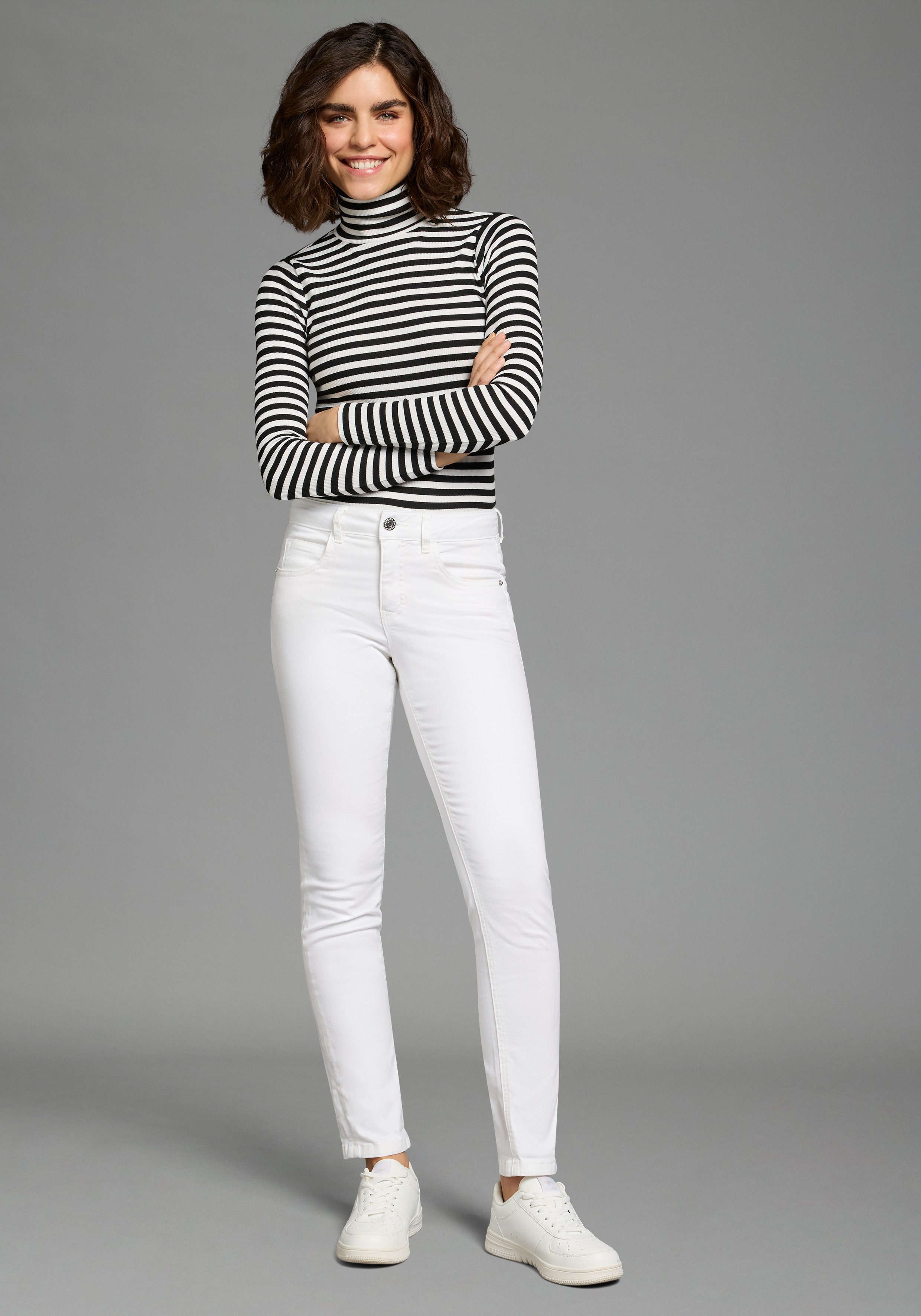 KangaROOS Relax-fit-Jeans RELAX-FIT HIGH WAIST knöchelfreie Schnittform, krempelbare Beinabschlüsse