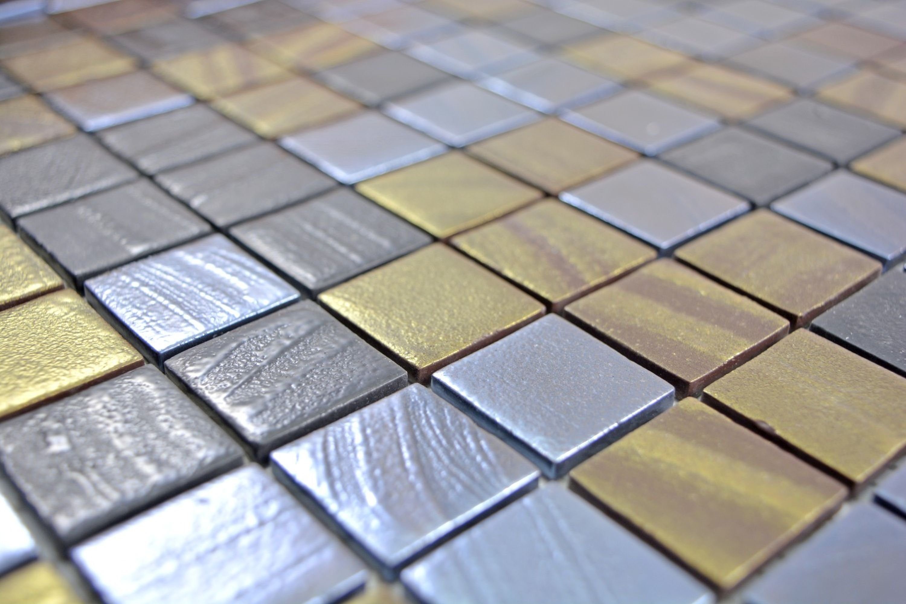 satin schwarz Mosaikfliesen Mosani gold anthrazit Nachhaltiger Glasmosaik Recycling