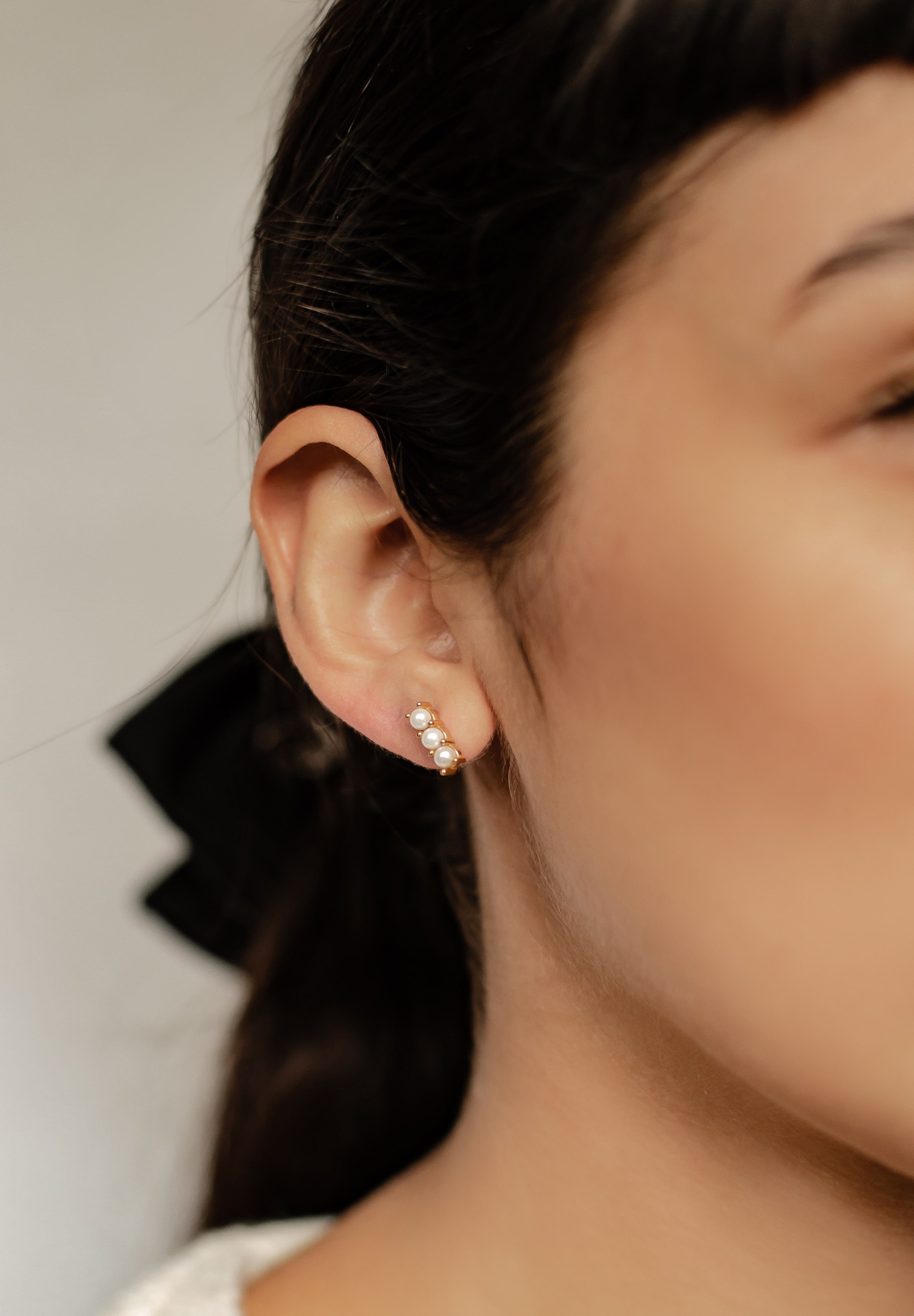 Hey Happiness Paar Ohrstecker Perlen weiß, Ohrhänger 18K Vergoldet, Silber 925 Ohrringe Damen Stab Geo