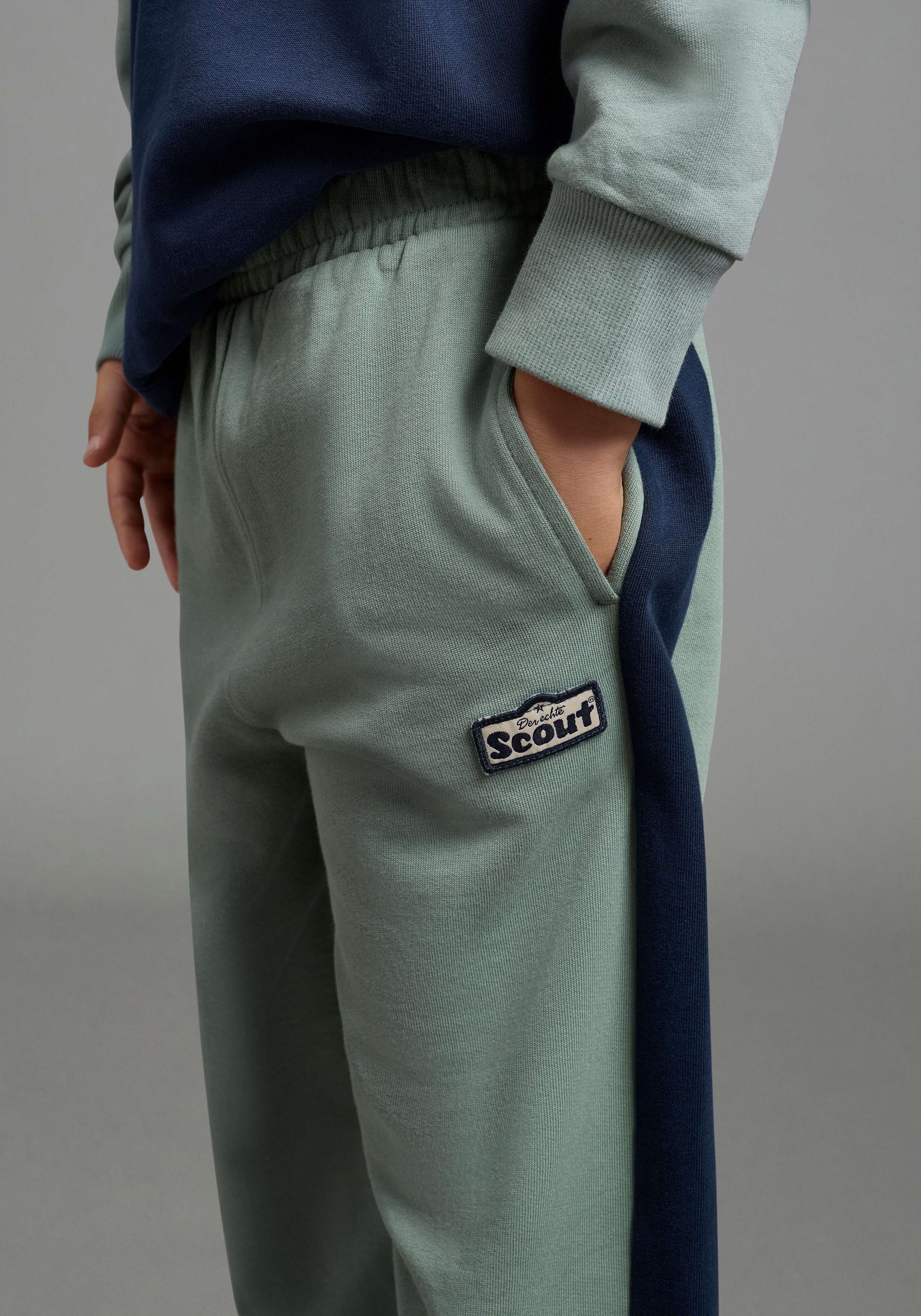 Scout Sweathose Jogginghose mit Knie-Patchen - NEU von SCOUT gerade Passform, für Jungen, knielang, mit Seitennahttaschen