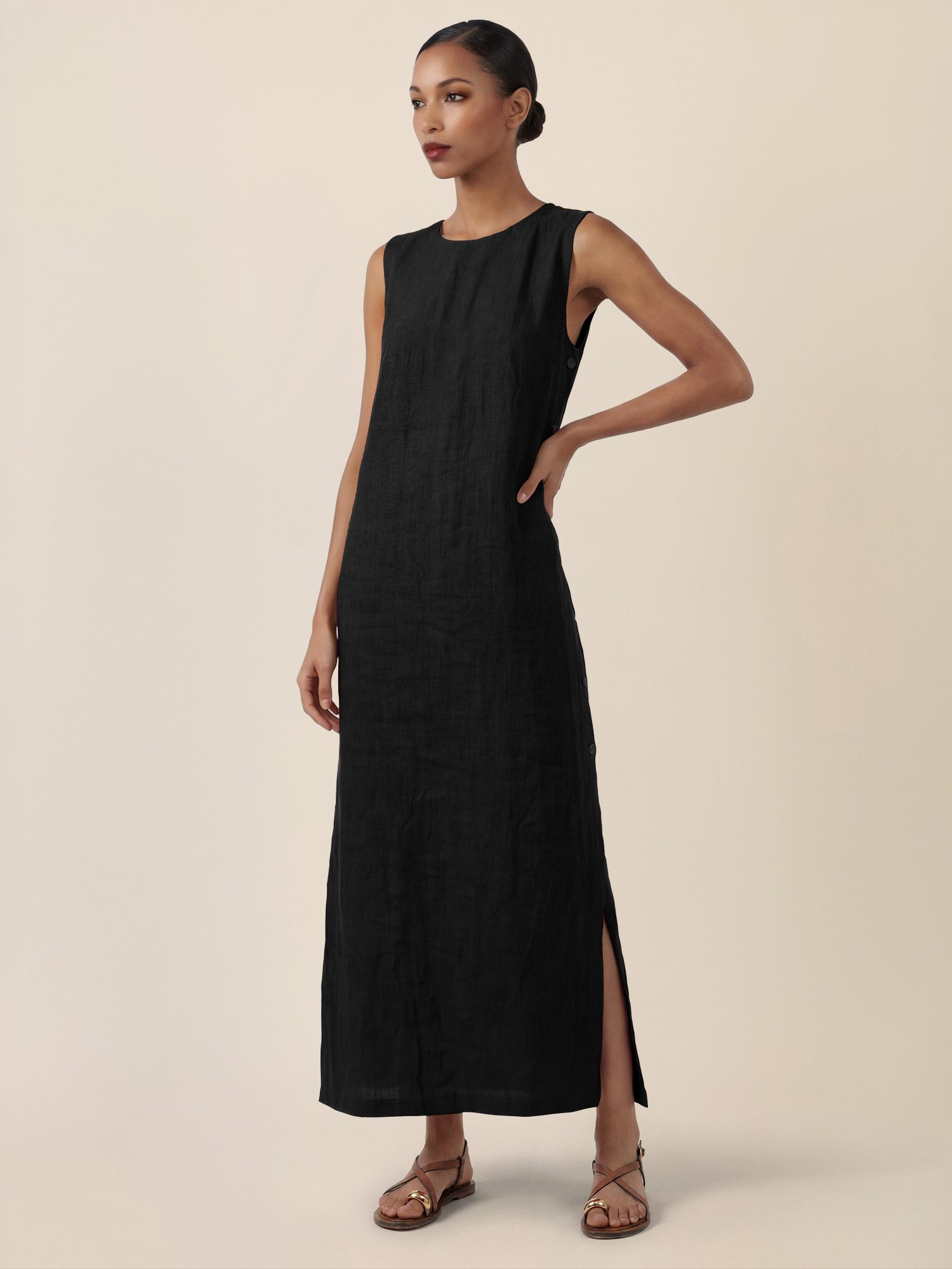 Apart Abendkleid mit seitlicher Knopfleiste