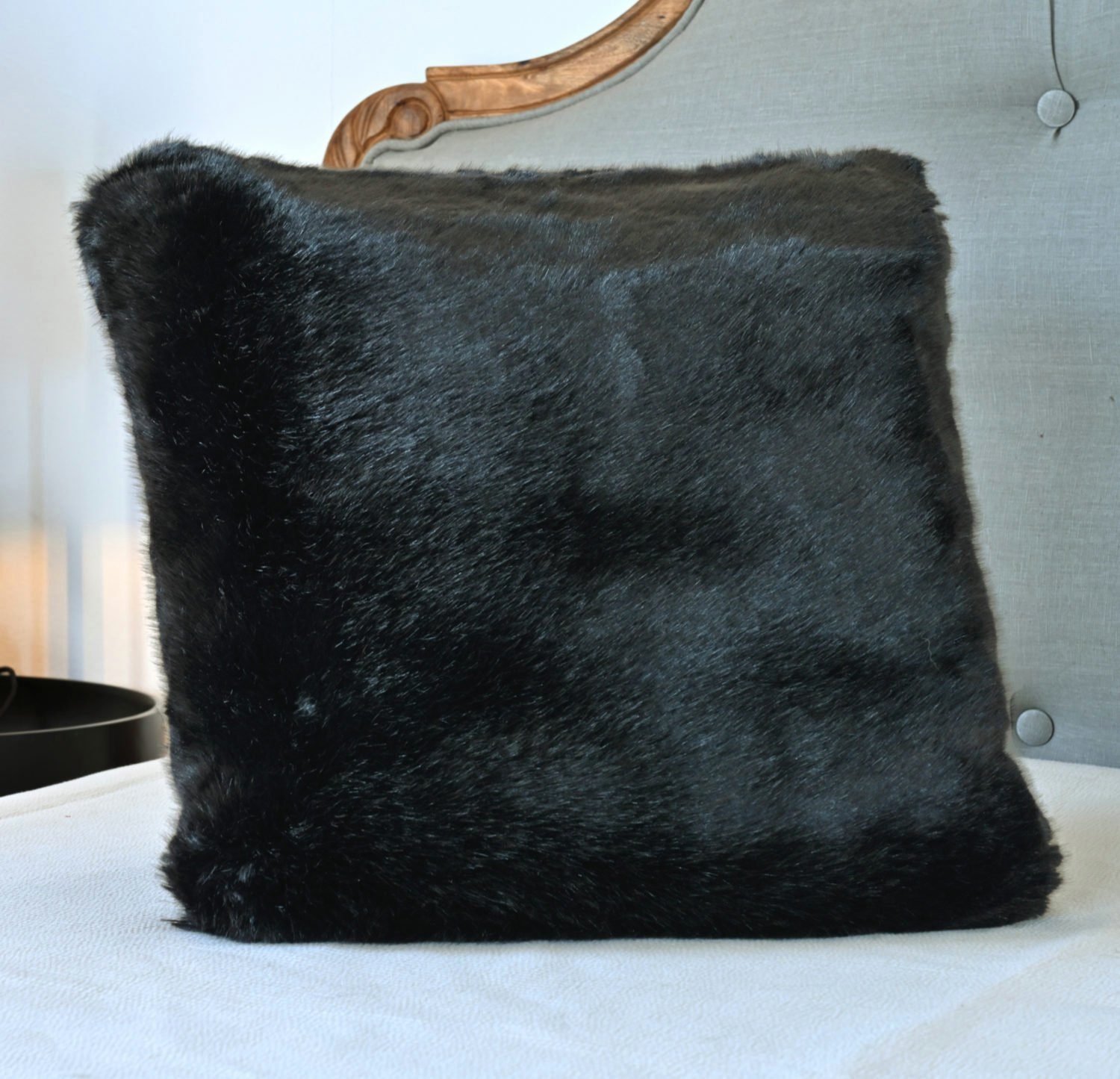 Wohnen und Accessoires GmbH & Co. KG Fellkissen Fellkissen (Kunstfell) "Zobel schwarz" 45x45cm, Felloptik