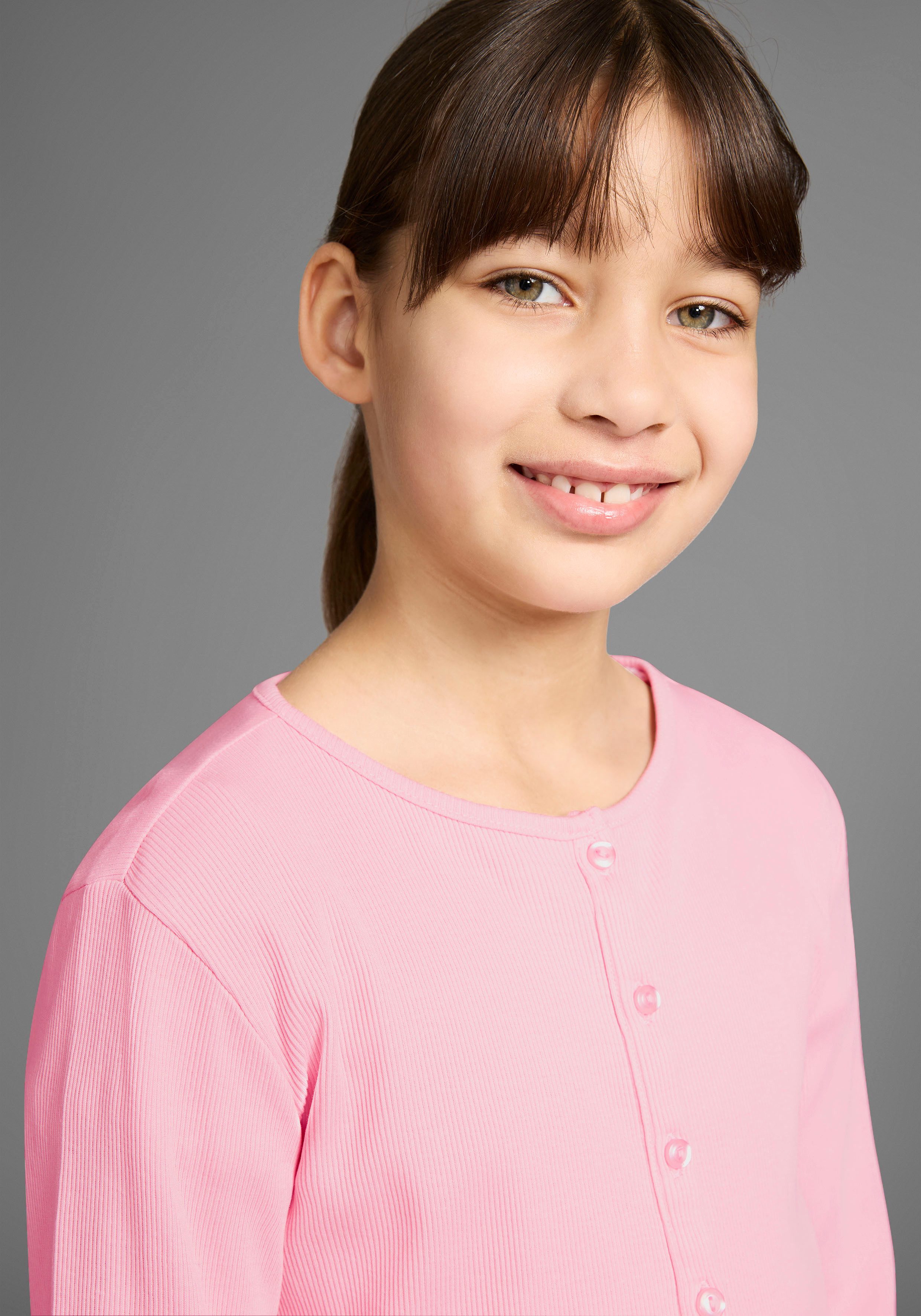 KIDSWORLD Sweatjacke Shirtjacke aus weichem Rippmaterial Feine Shirtjacke für jeden Anlass – Bild 5 von 5