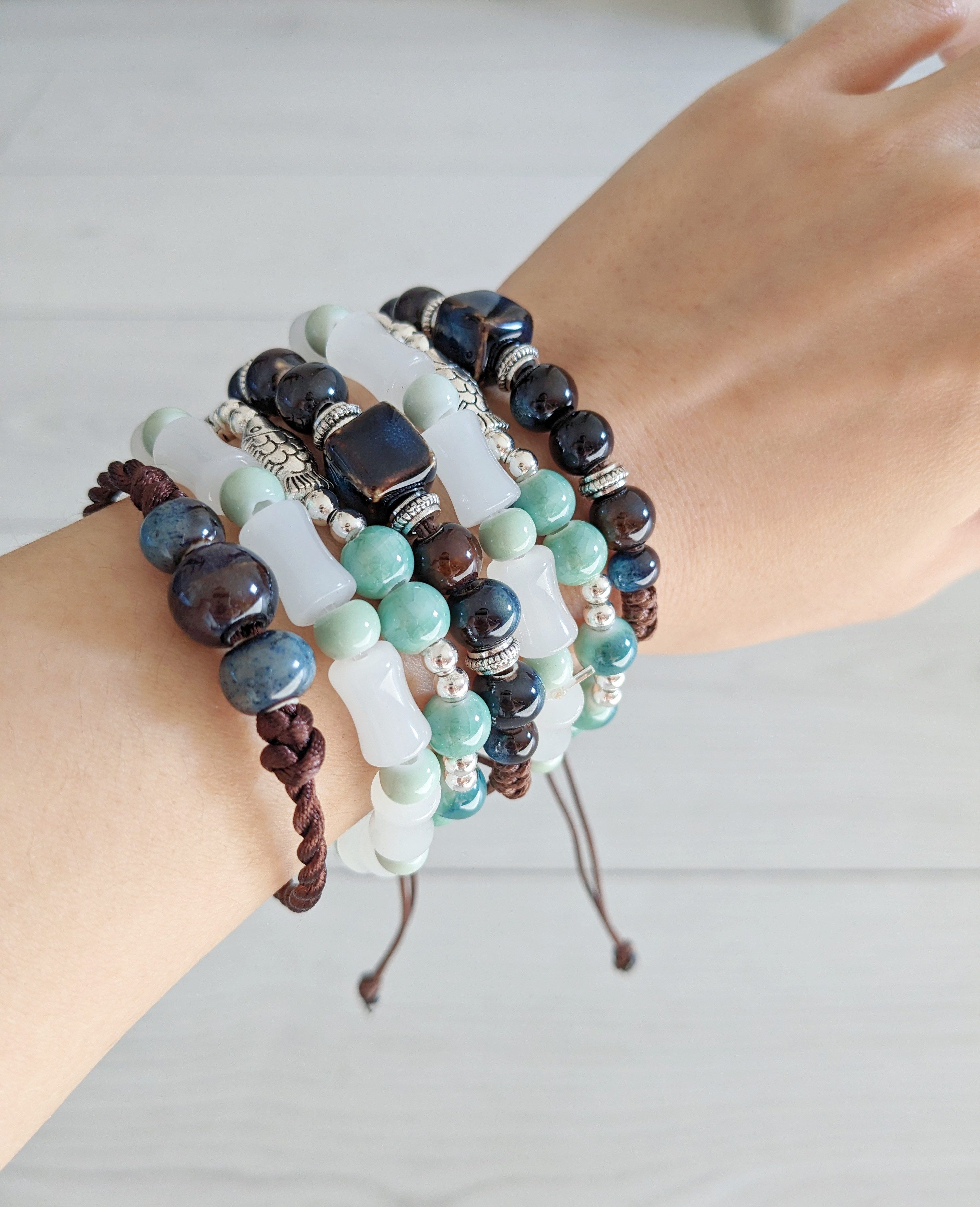 101DIYStudio Wickelarmband Kinder Handgefertigt verstellbar mit Perlen aus Porzellan (G)
