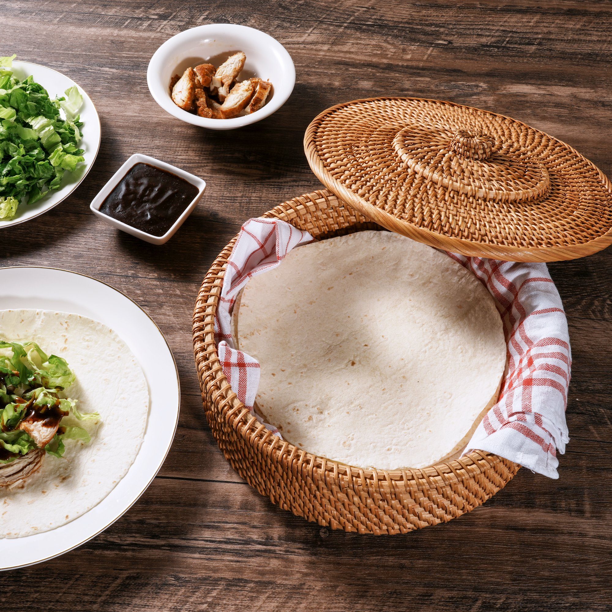 Tortillada Brotkorb Tortilla-Wärmer 26 cm, Rattan, (Set, 2-tlg., inklusive Baumwolltuch), handgemacht, für bis zu 15 Tortillas, mit Baumwolltuch – Bild 4 von 5
