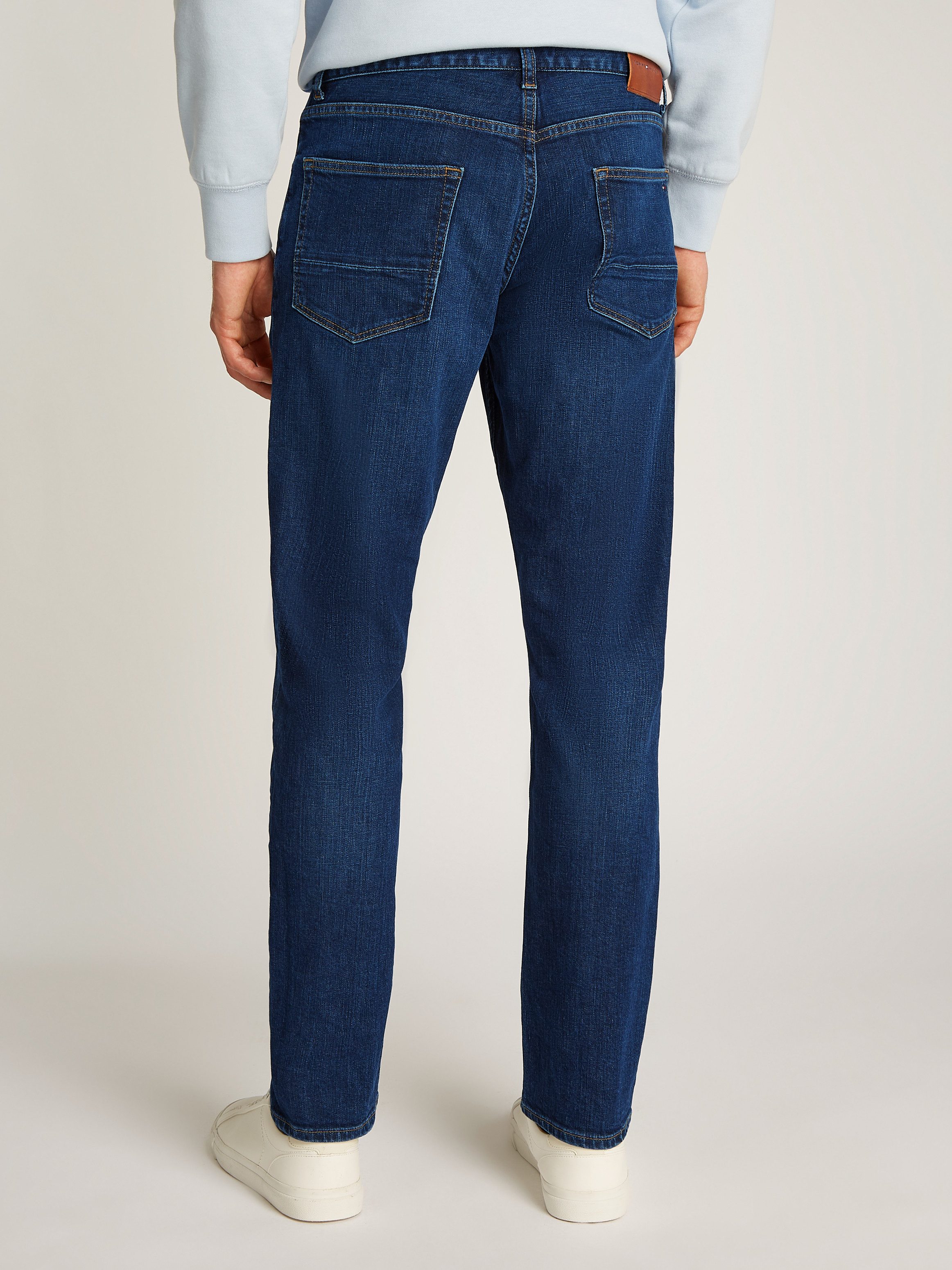 Tommy Hilfiger Straight-Jeans in blauer Waschung günstig online kaufen