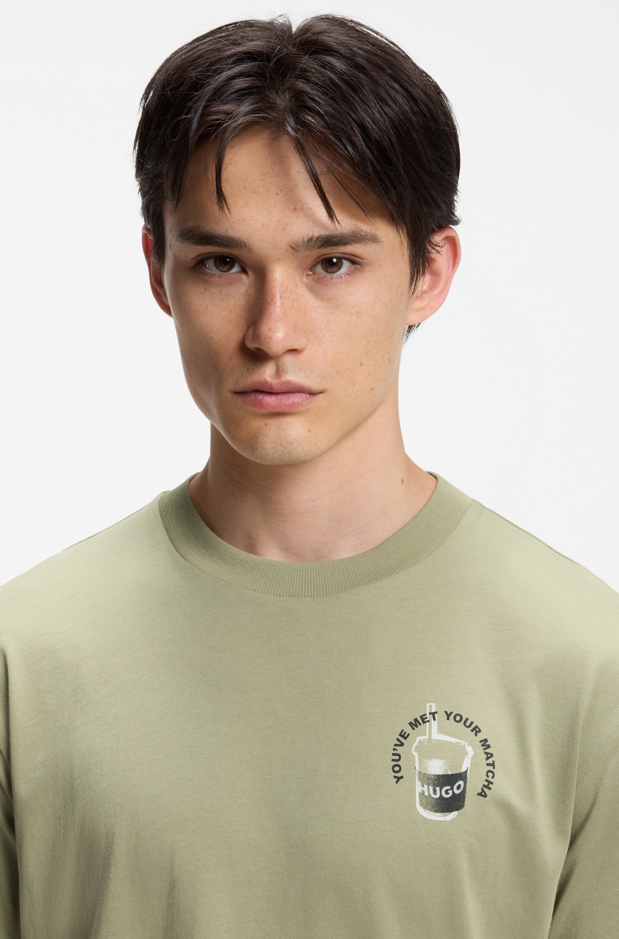HUGO T-Shirt Nurobos Rundhalsausschnitt, Regular Fit, Rückendruck