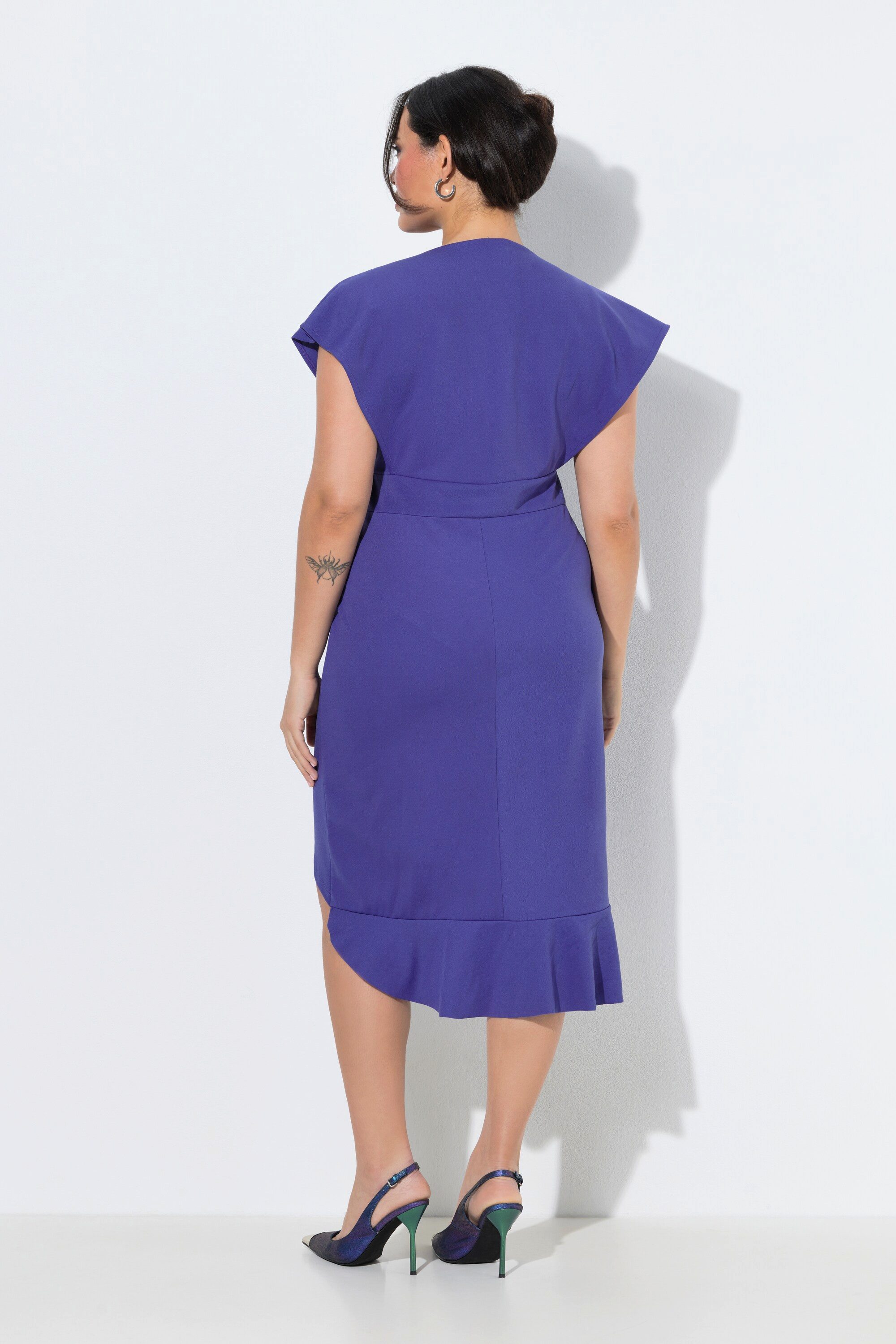 Ulla Popken Midikleid Bodycon-Jerseykleid Rüsche V-Ausschnitt Cup-Ärmel