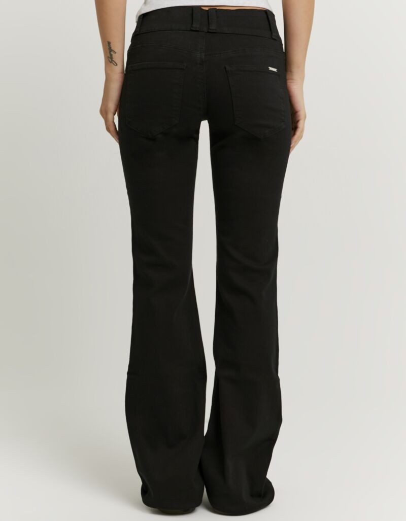 Tally Weijl Bootcut-Jeans SPACOCYNTHIA Baumwollmischung, Low Waist, mit doppeltem Knopf am Bund