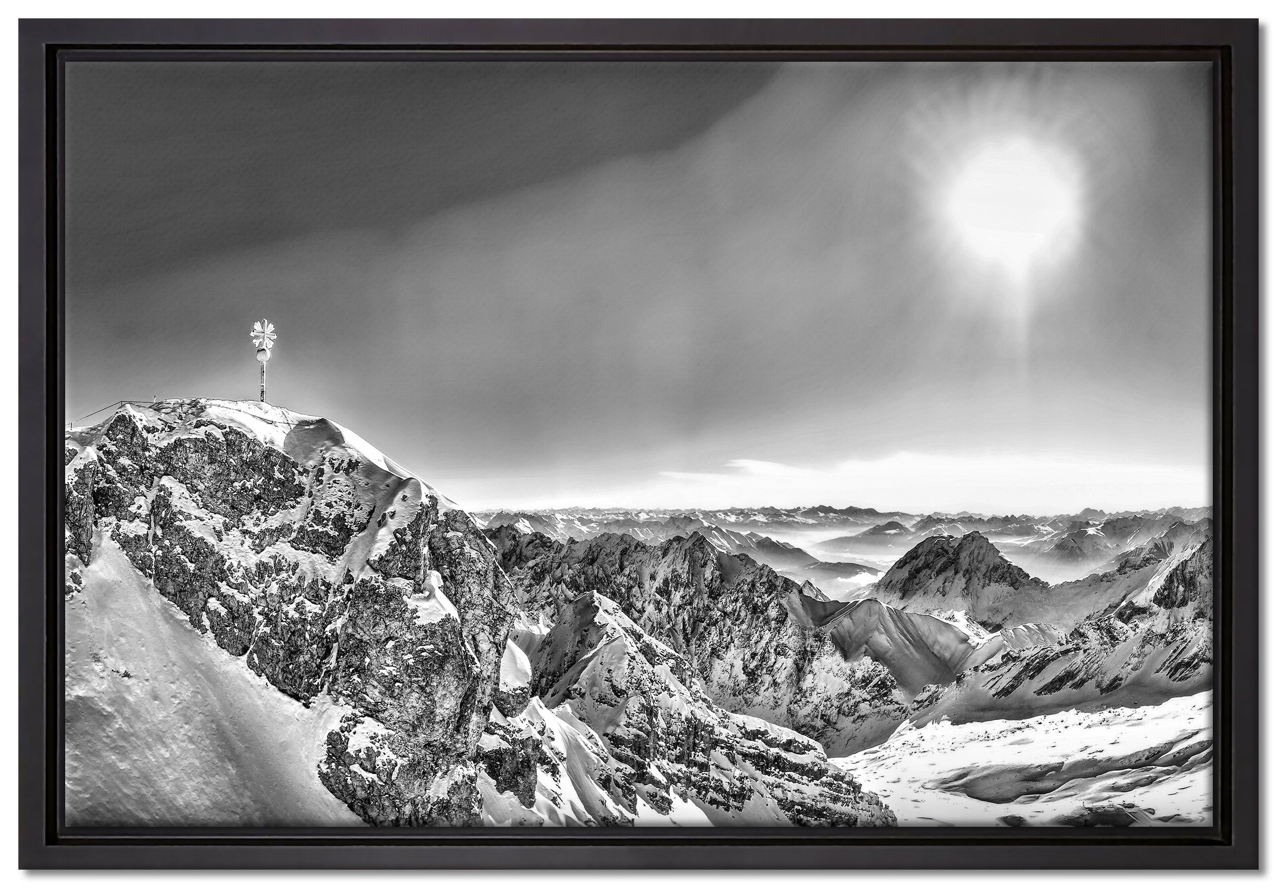 Pixxprint Leinwandbild Zugspitze im Sonnenlicht, Wanddekoration (1 St), Leinwandbild fertig bespannt, in einem Schattenfugen-Bilderrahmen gefasst, inkl. Zackenaufhänger