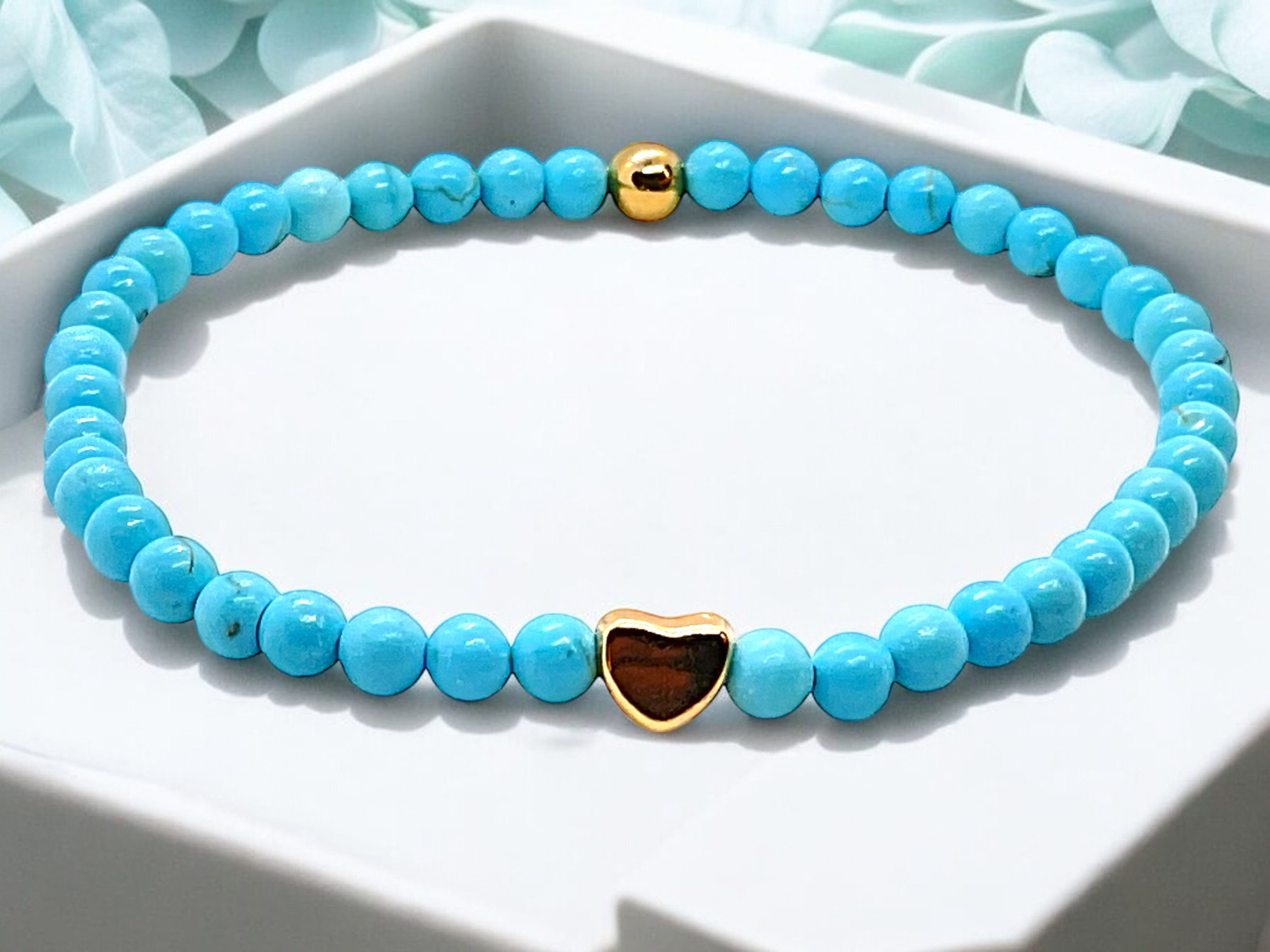 Steinfixx® Perlenarmband Türkis Edelsteinarmband mit 333 vergoldeten Elementen (4 oder 6 mm Perlen, 1-tlg., AAA-Qualität), incl. Geschenkbox