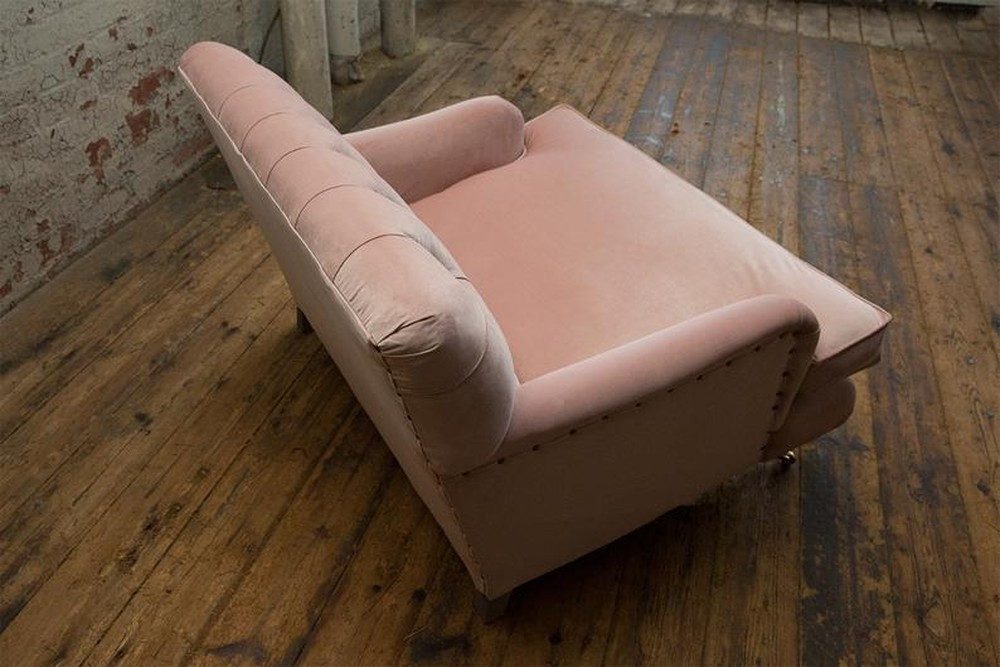 JVmoebel Chesterfield-Sessel Eleganter Chesterfield Sessel in Rosa mit goldenen Akzenten (Packung, Relaxsessel), Made in Europa