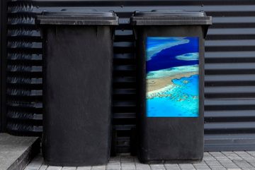 MuchoWow Wandsticker Große Riffe in den Küstengewässern vor den Whitsunday Islands (1 St), Mülleimer-aufkleber, Mülltonne, Sticker, Container, Abfalbehälter