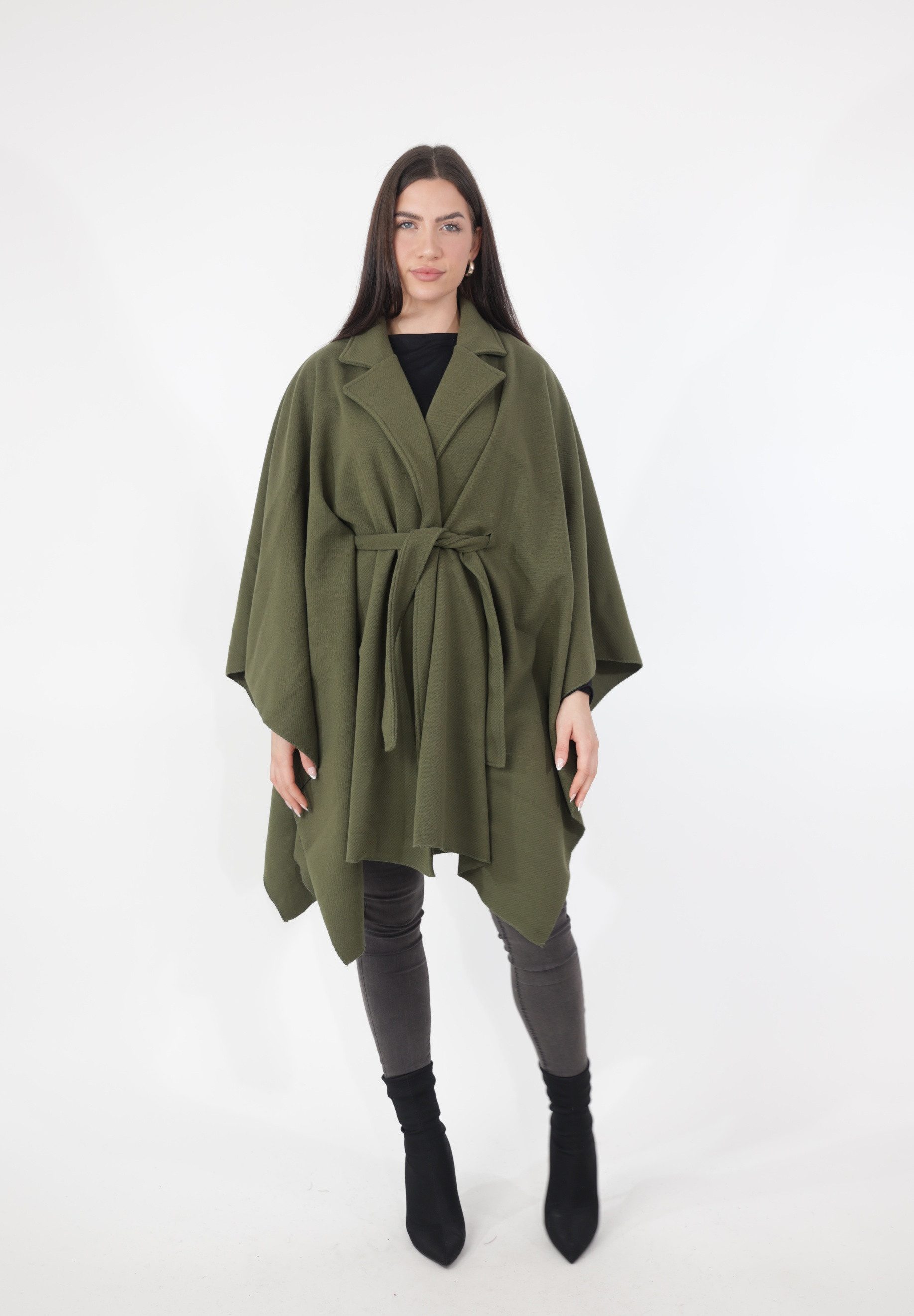 Elara Poncho Mantel