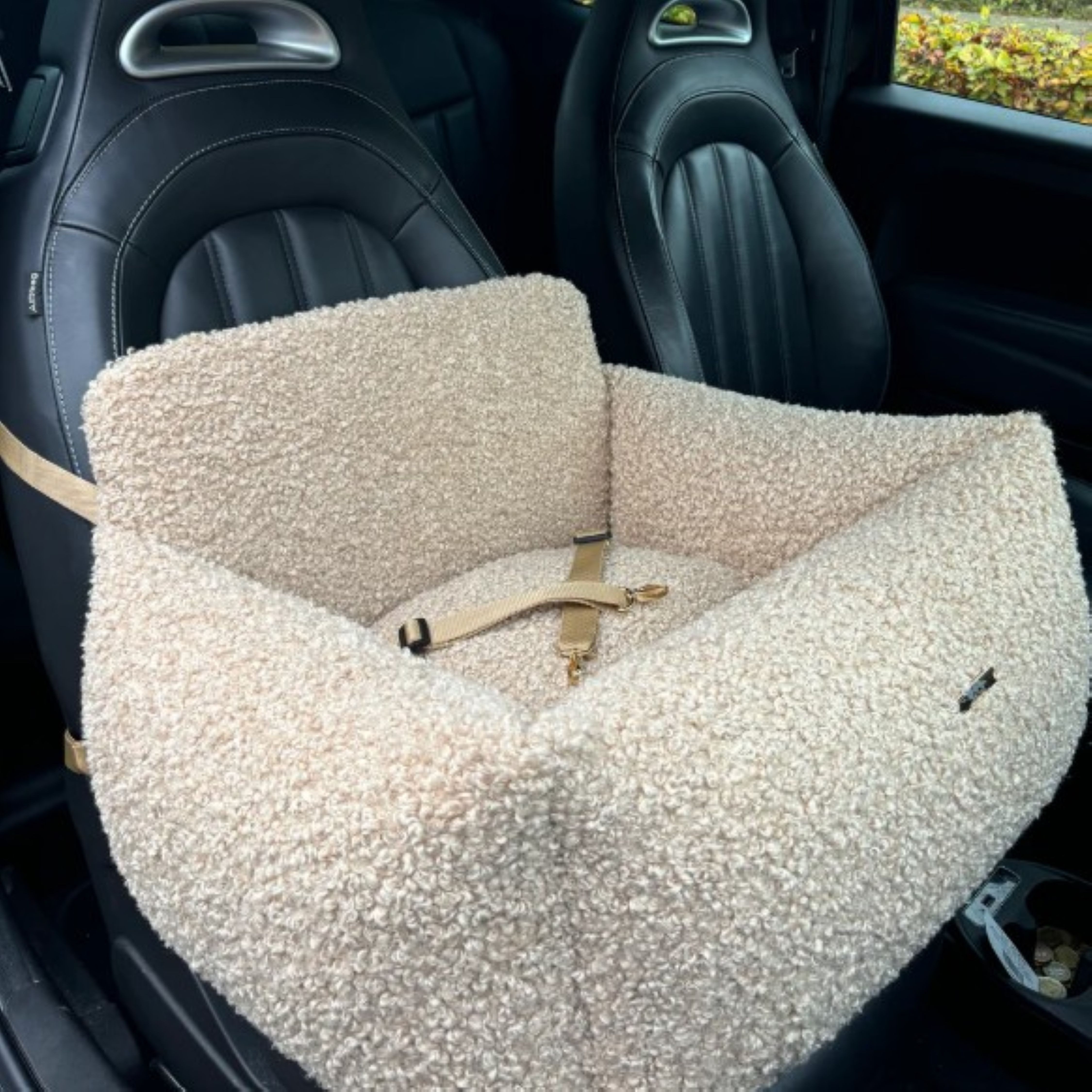 Elite Puppy Tierbett Premium Beige Hundeautositz dreifache Sicherheit Memory Schaum, Zeichen: Luxus Autositz wasserdicht abnehmbarer bis 14kg 3 Größen