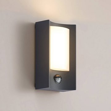 Lindby Außen-Wandleuchte Olega, LED-Leuchtmittel fest verbaut, warmweiß, Modern, Aluminium, Kunststoff, dunkelgrau, weiß, 1 flammig, inkl.