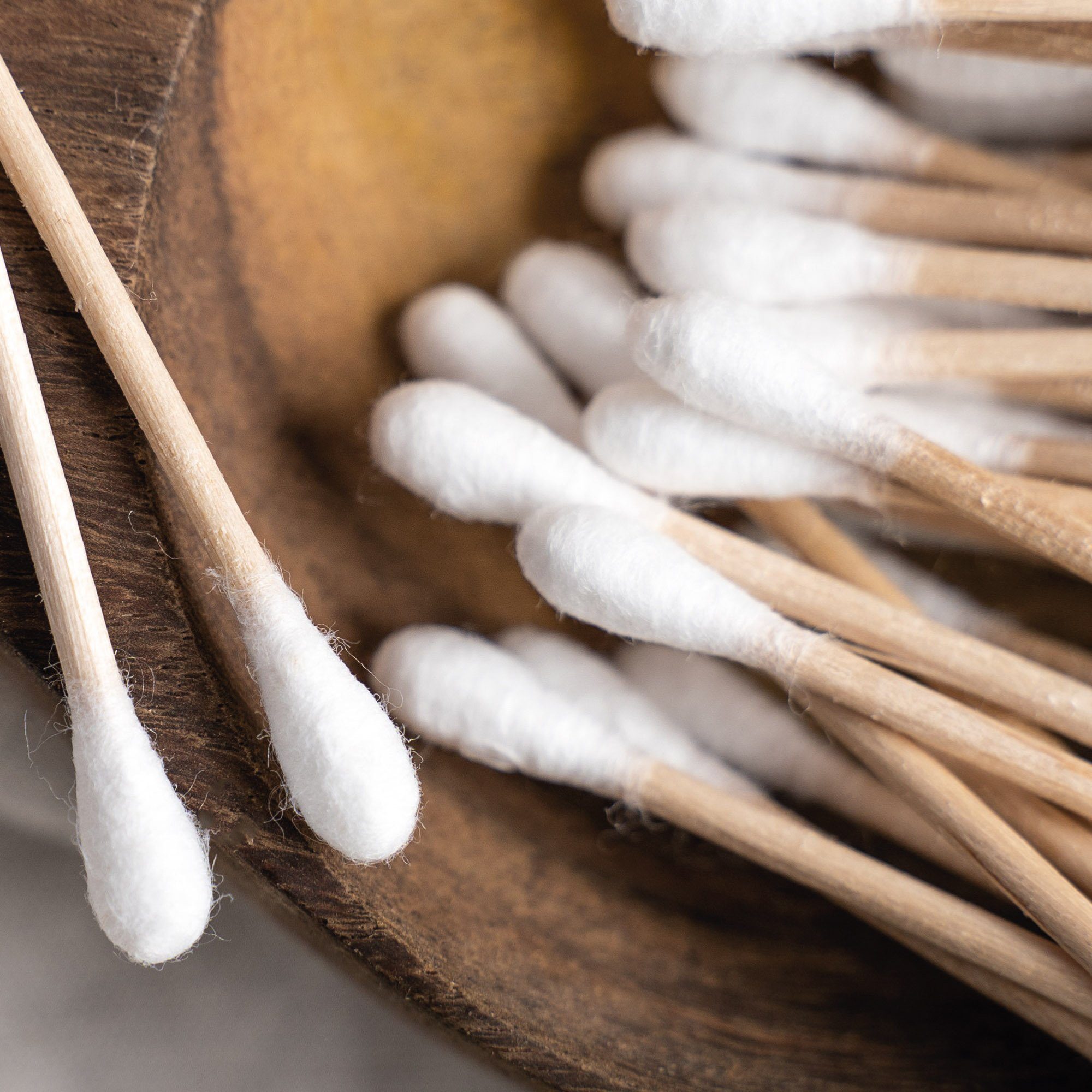 Ohrenstäbchen x Wattestäbchenspender Stück), Bestlivings 100% (400-tlg., 2 Vegan Plastikfrei 200 Wattestäbchen, Q Tips Bambus Umweltfreundliche