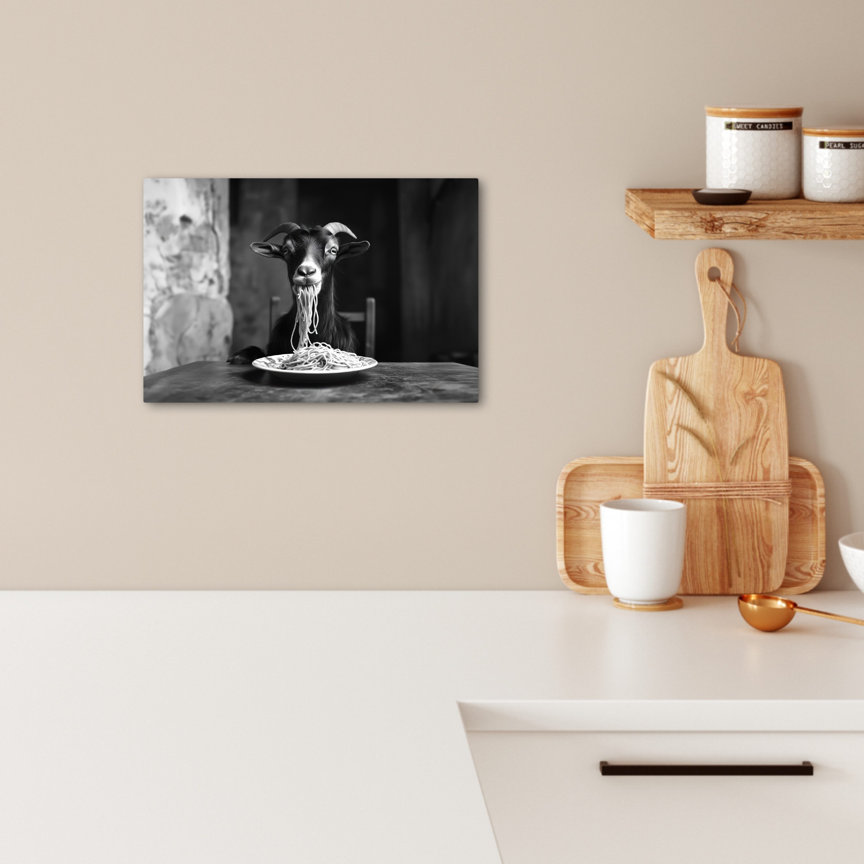 OneMillionCanvasses® Leinwandbild Ziege - Teller - Spaghetti - Schwarz und günstig online kaufen